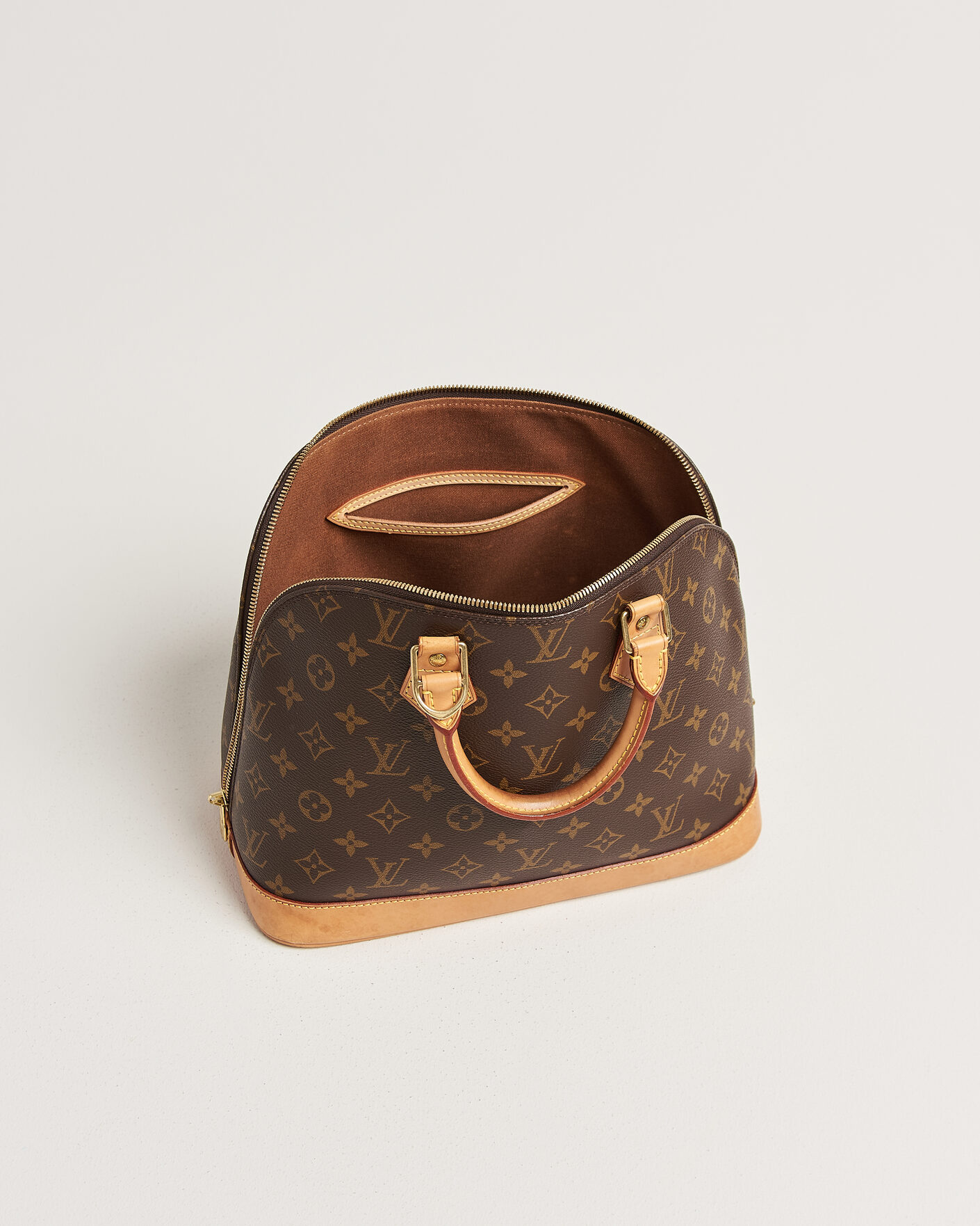 Homme | Pre-Owned & Vintage Bags | Louis Vuitton Pre-Owned | Alma Bag PM Monogram