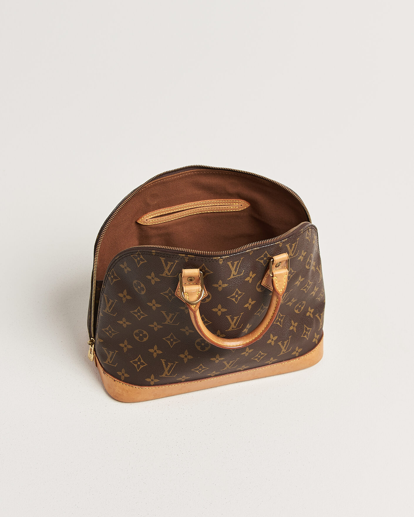 Homme | Pre-Owned & Vintage Bags | Louis Vuitton Pre-Owned | Alma Bag PM Monogram