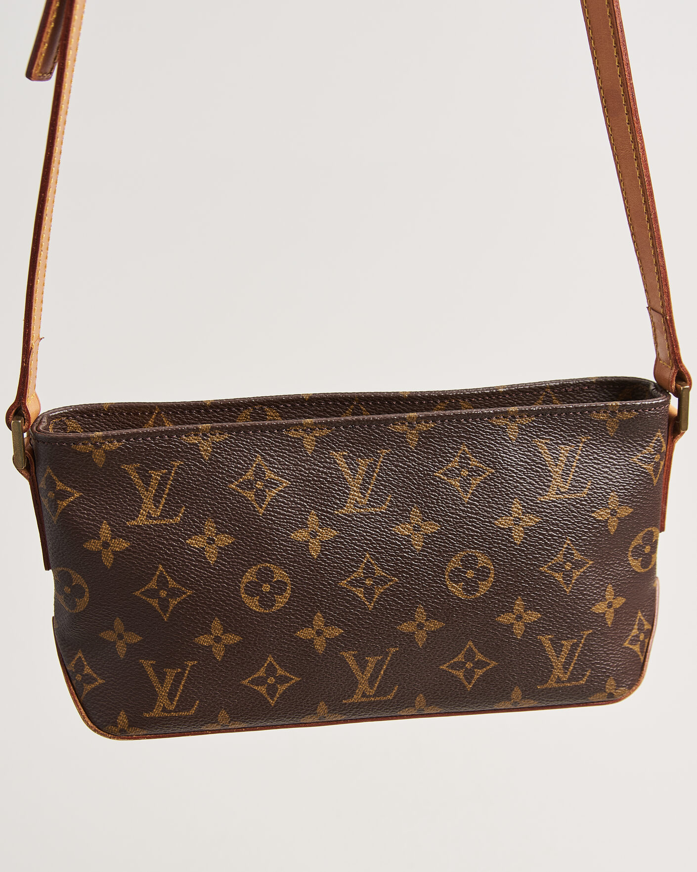 Homme | Pre-Owned & Vintage Bags | Louis Vuitton Pre-Owned | Trotteur Crossbody Bag Monogram