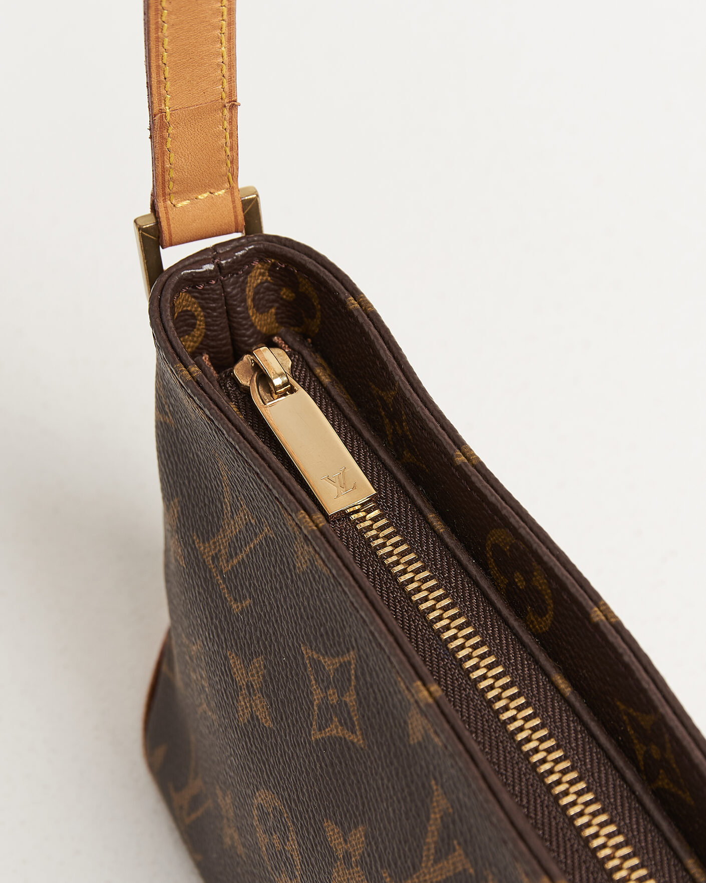 Homme | Pre-Owned & Vintage Bags | Louis Vuitton Pre-Owned | Trotteur Crossbody Bag Monogram