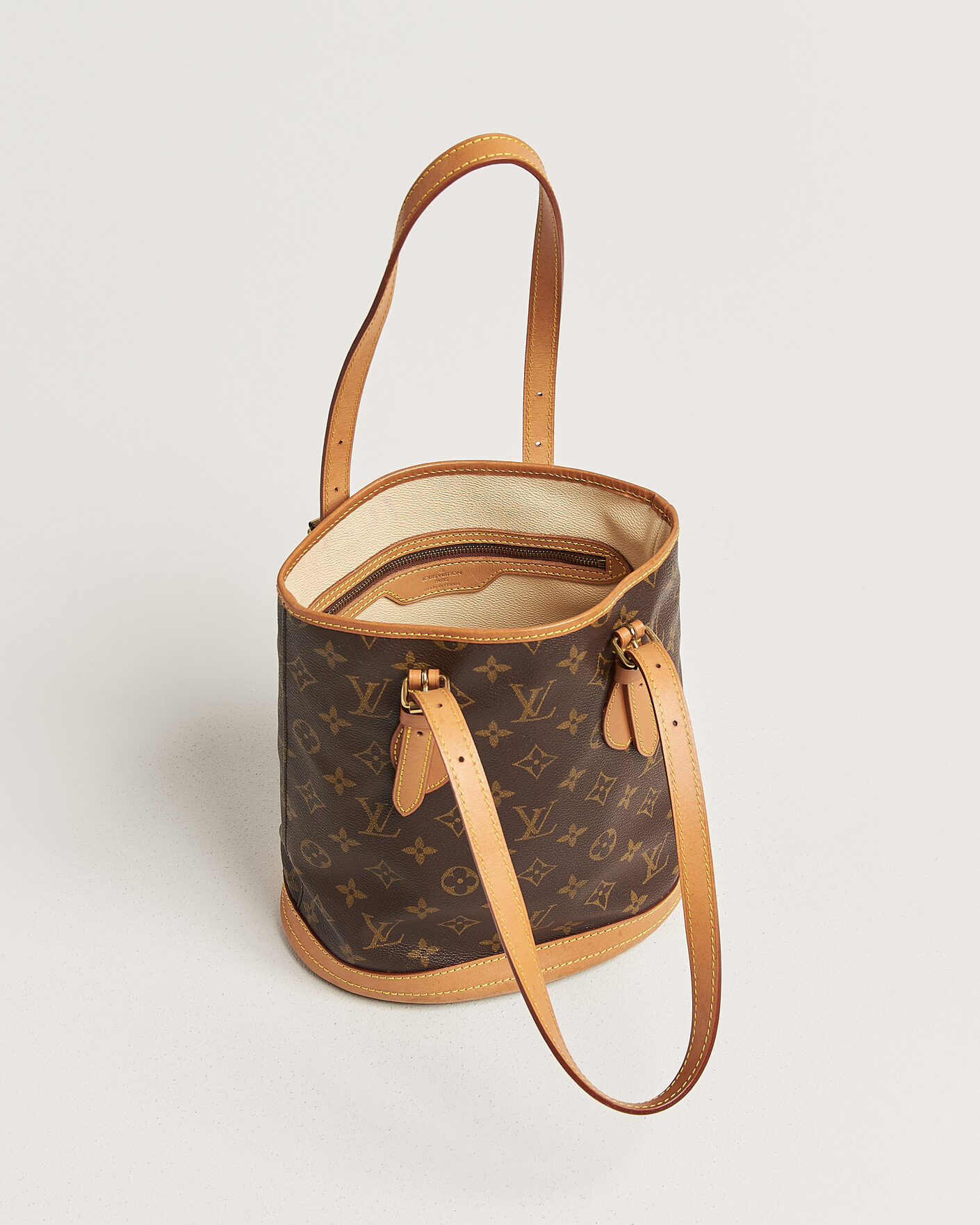 Homme | Pre-Owned & Vintage Bags | Louis Vuitton Pre-Owned | Bucket PM Bag Monogram