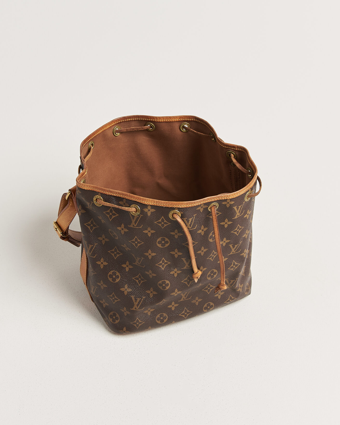 Homme | Pre-Owned & Vintage Bags | Louis Vuitton Pre-Owned | Petit Noé Monogram