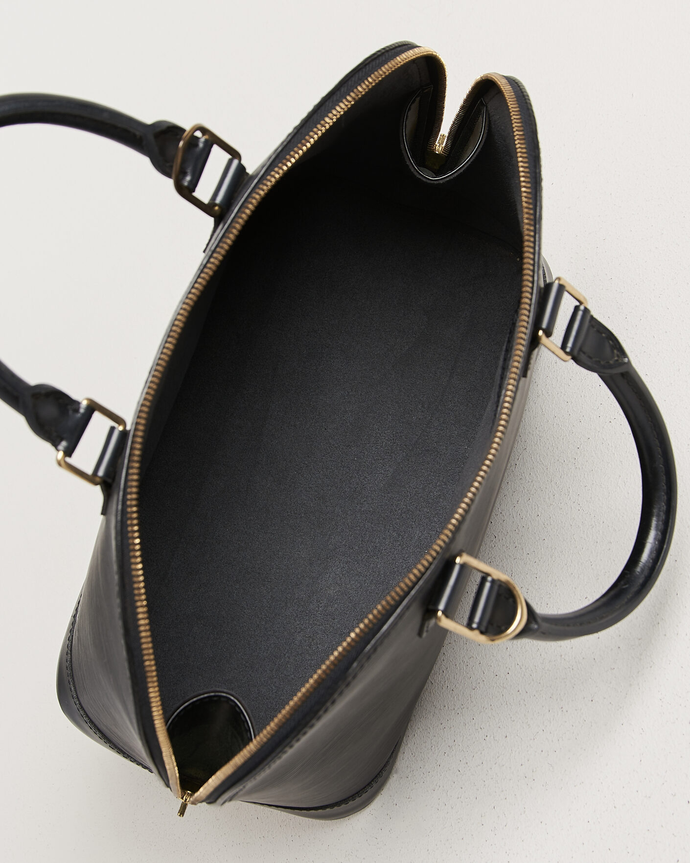 Homme | Pre-Owned & Vintage Bags | Louis Vuitton Pre-Owned | Alma PM Bag Epi Leather Black