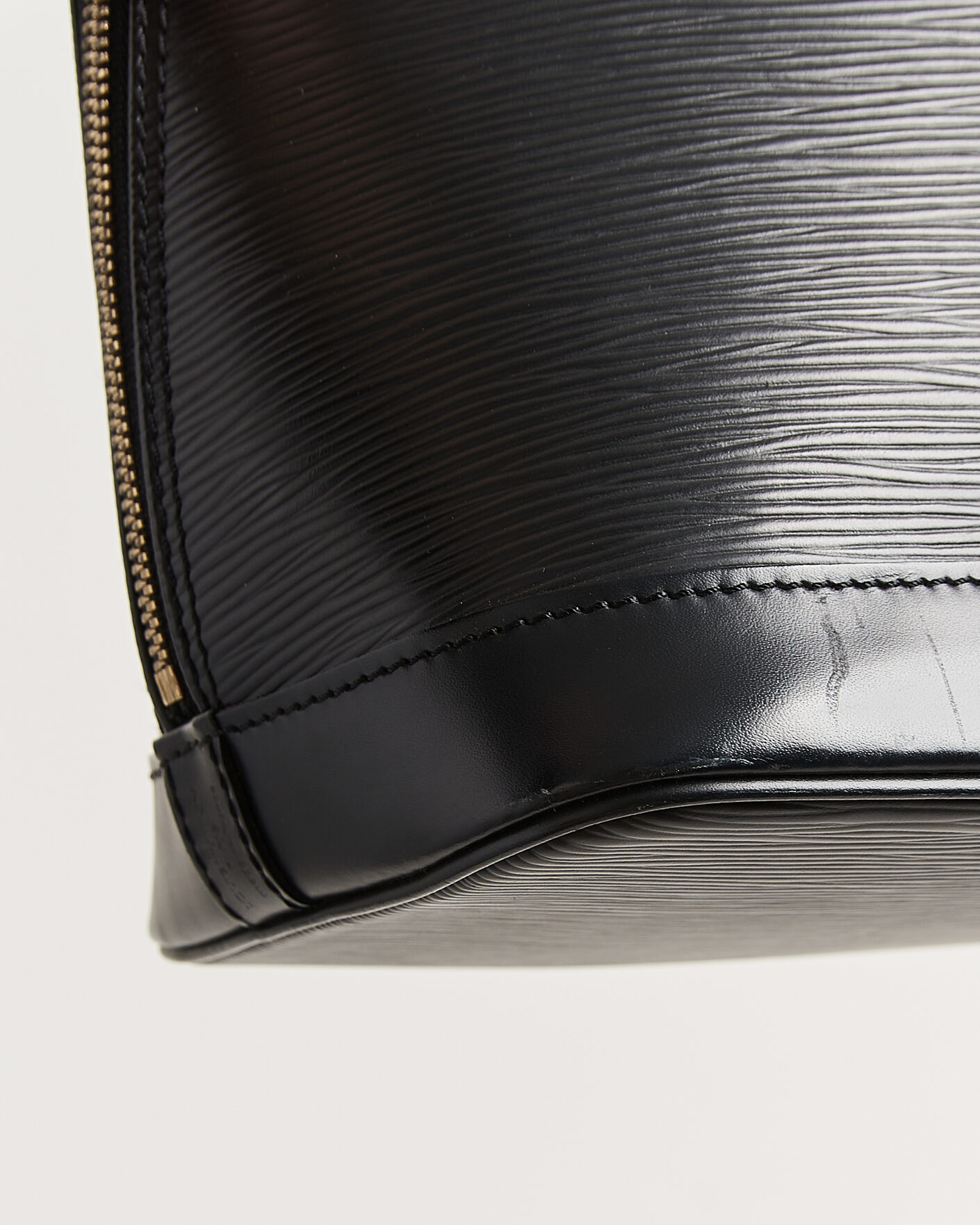 Homme | Pre-Owned & Vintage Bags | Louis Vuitton Pre-Owned | Alma PM Bag Epi Leather Black