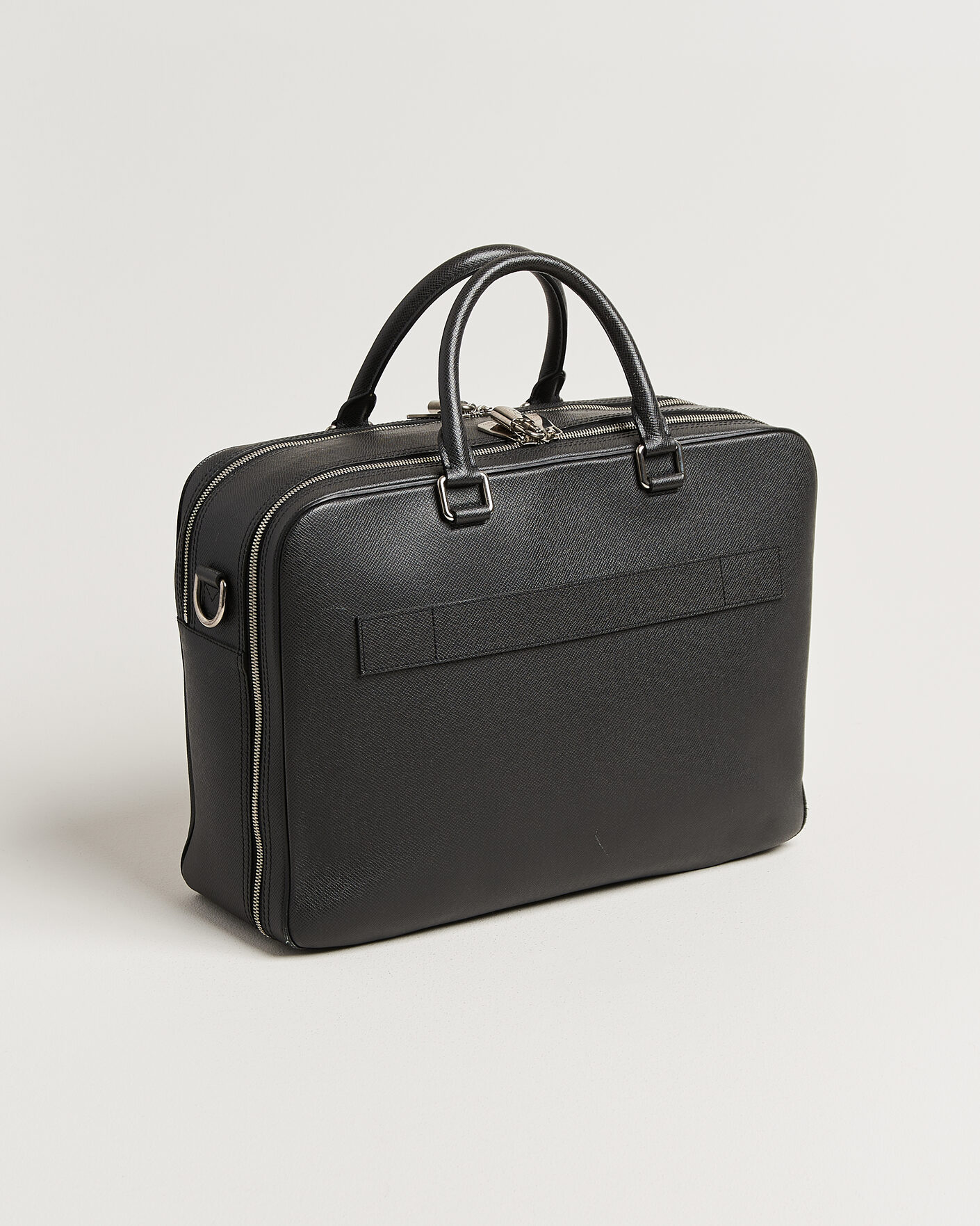 Homme | Pre-Owned & Vintage Bags | Louis Vuitton Pre-Owned | Overnight Bag Taiga Leather Black