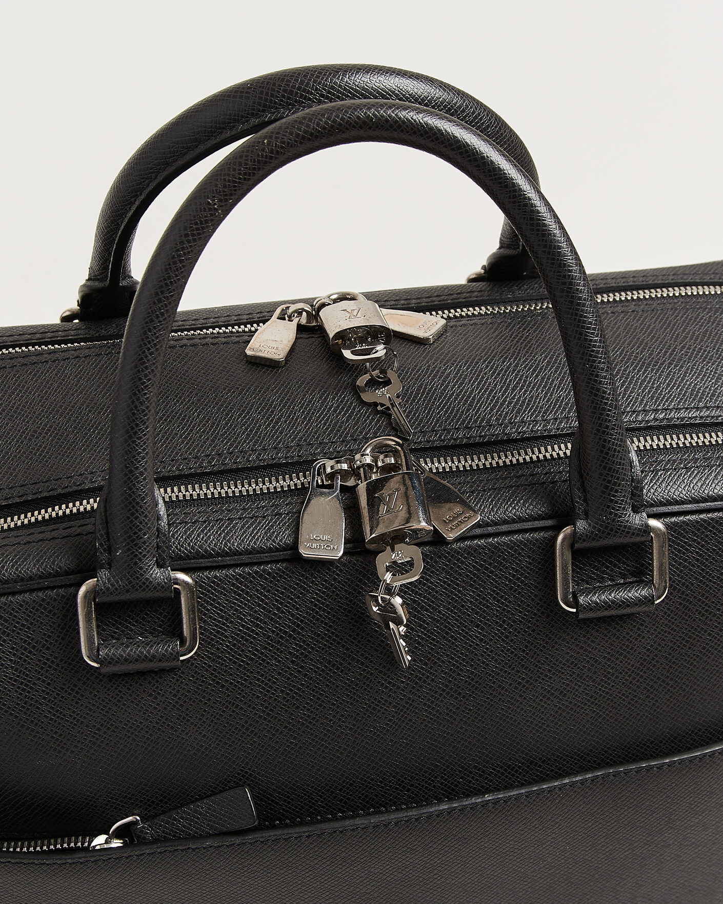 Homme | Pre-Owned & Vintage Bags | Louis Vuitton Pre-Owned | Overnight Bag Taiga Leather Black