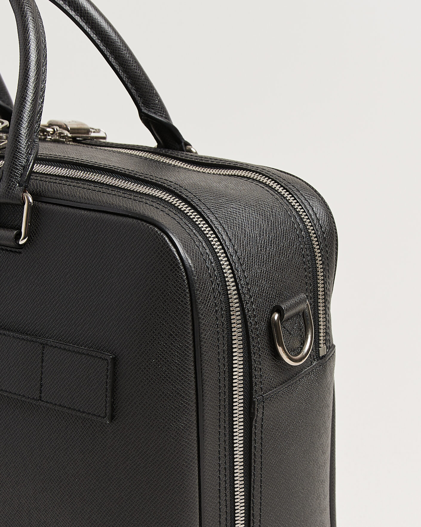 Homme | Pre-Owned & Vintage Bags | Louis Vuitton Pre-Owned | Overnight Bag Taiga Leather Black