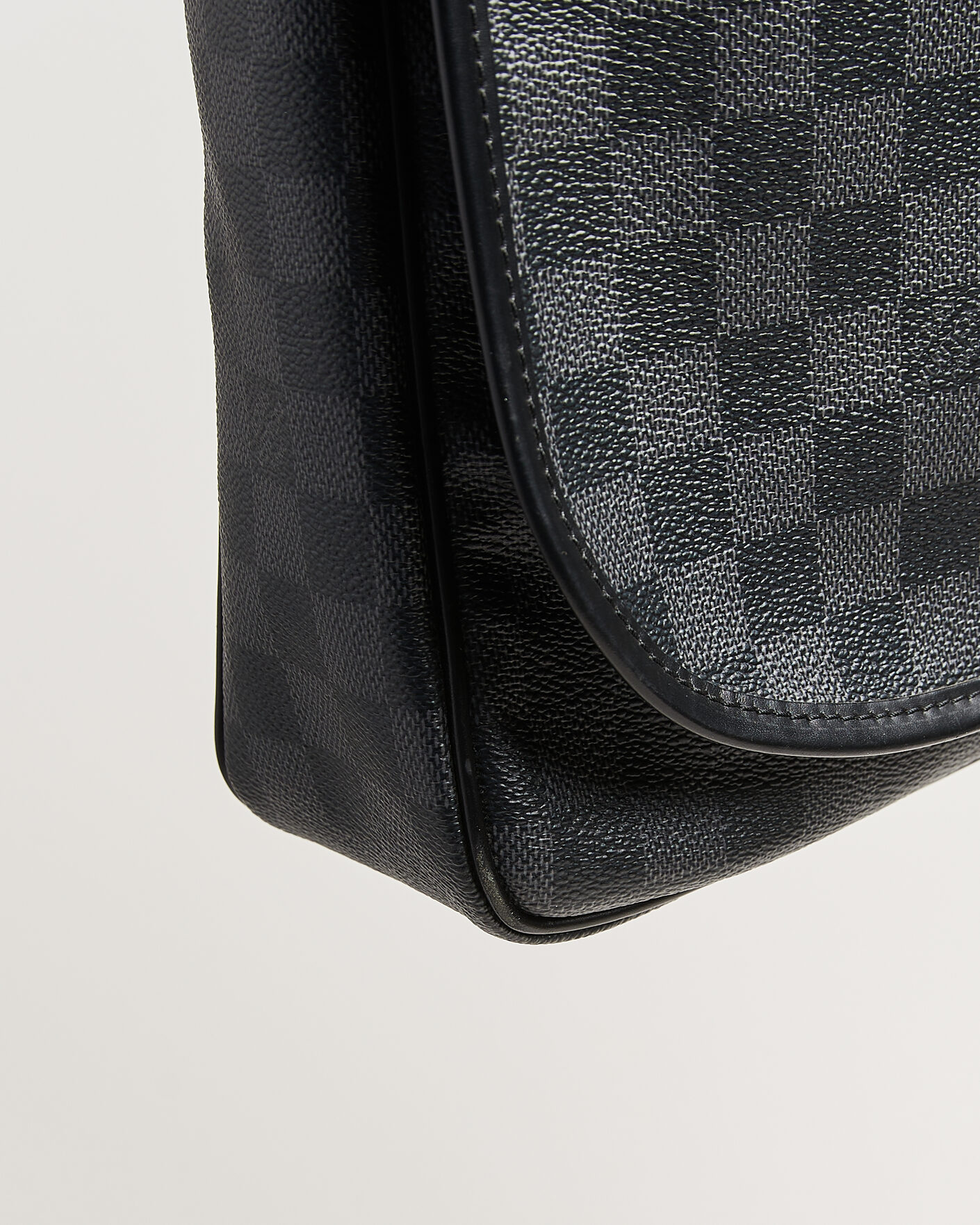 Homme | Pre-Owned & Vintage Bags | Louis Vuitton Pre-Owned | Daniel MM Shoulder Bag Damier Graphite