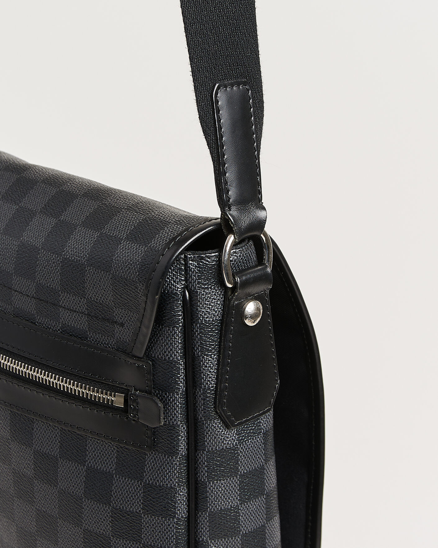 Homme | Pre-Owned & Vintage Bags | Louis Vuitton Pre-Owned | Daniel MM Shoulder Bag Damier Graphite