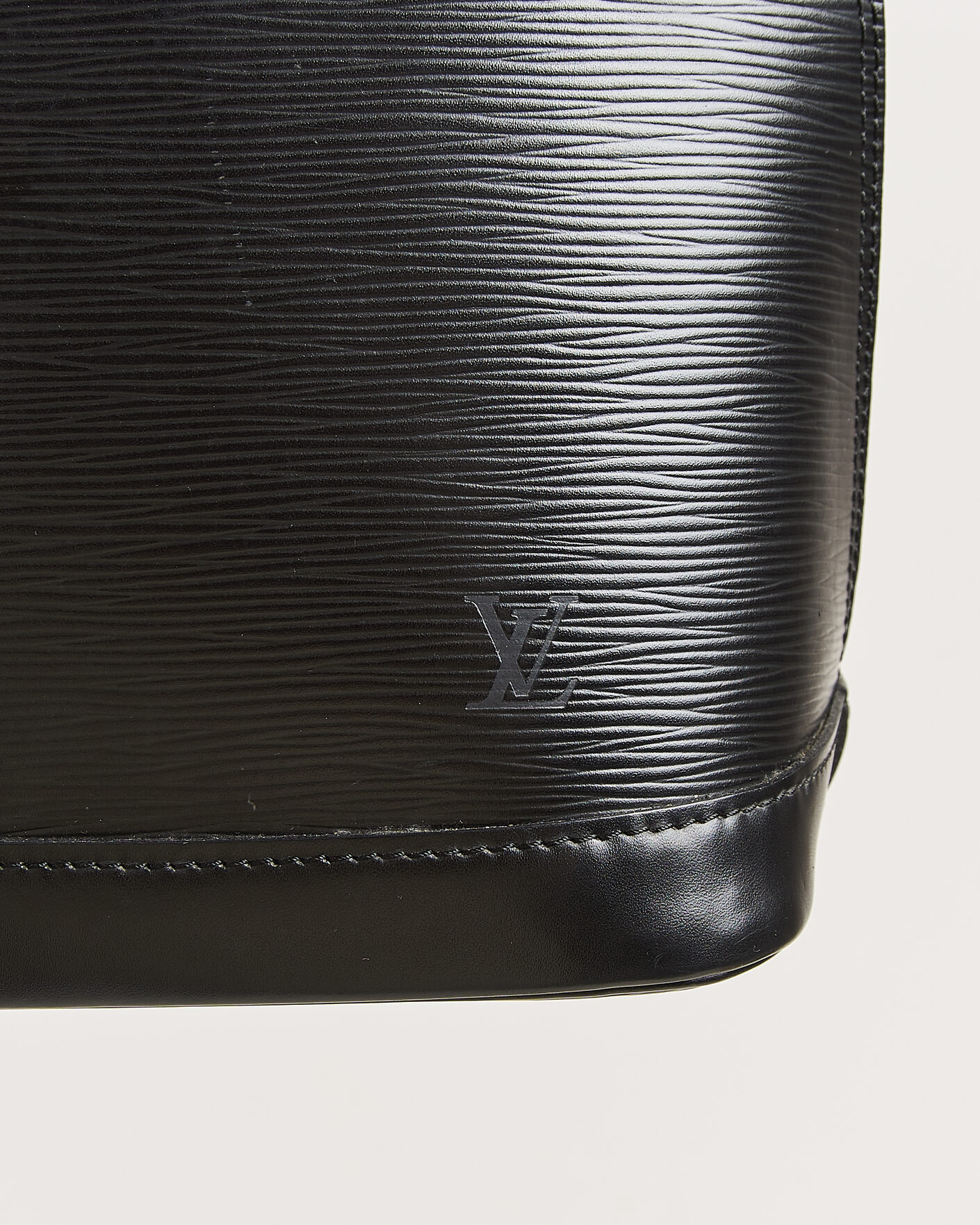 Homme | Pre-Owned & Vintage Bags | Louis Vuitton Pre-Owned | Alma PM Bag Epi Leather Black