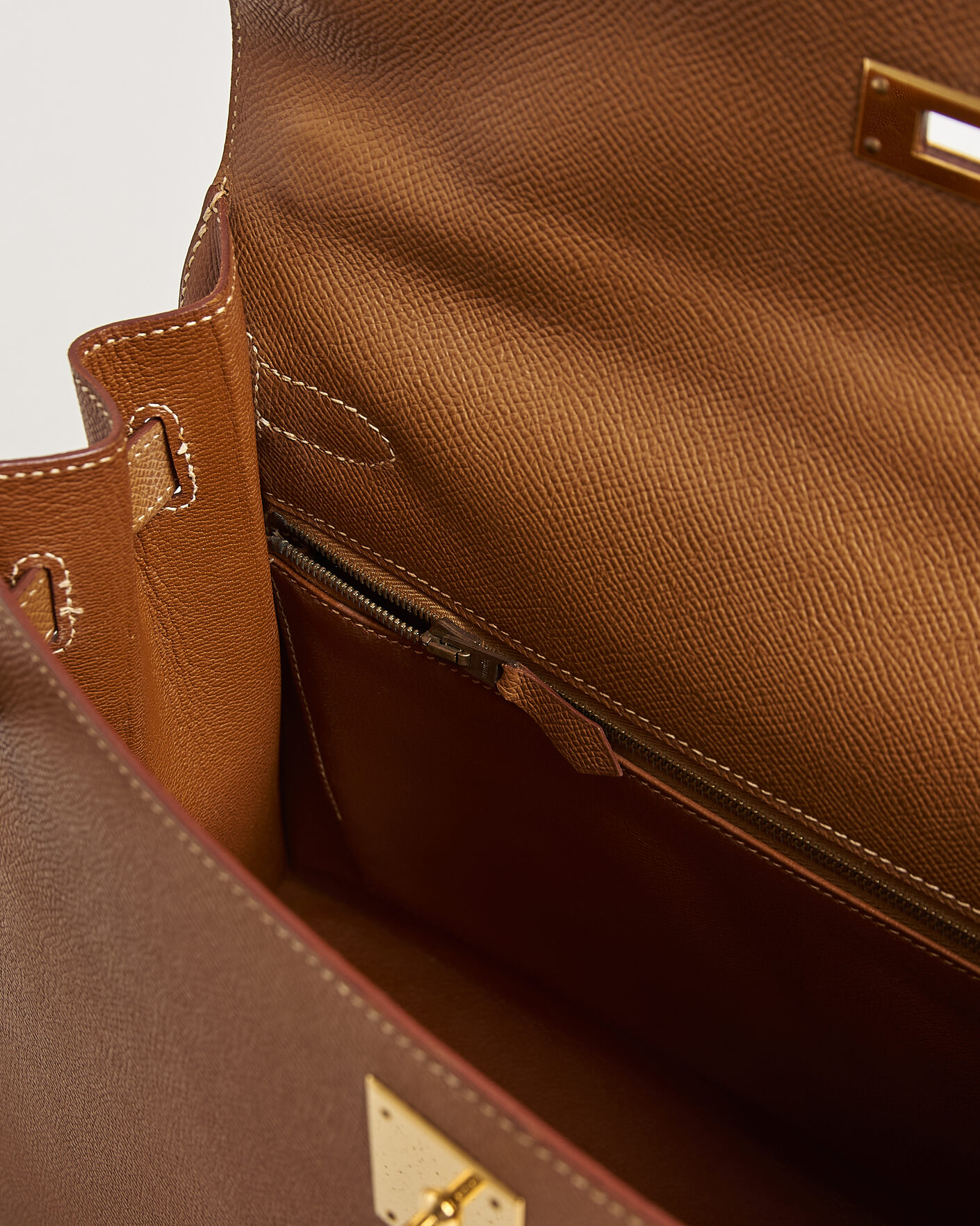 Homme | Pre-Owned & Vintage Bags | Hermès Pre-Owned | Kelly 32 Courchevel Leather Gold