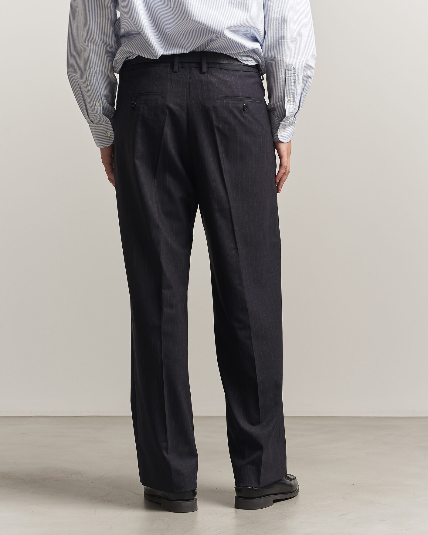 Homme | Pantalons | NN07 | Kay Pinstriped Pleated Trousers Navy Blue