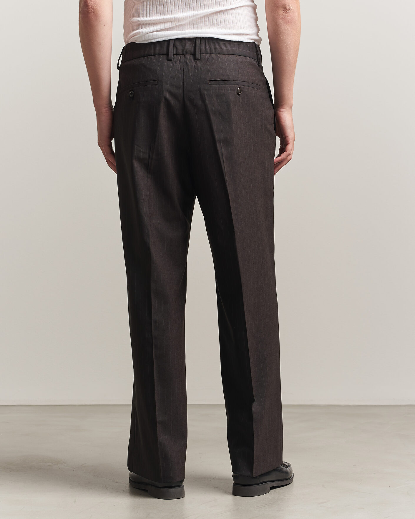 Homme | Pantalons | NN07 | Kay Pinstriped Pleated Trousers Dark Brown