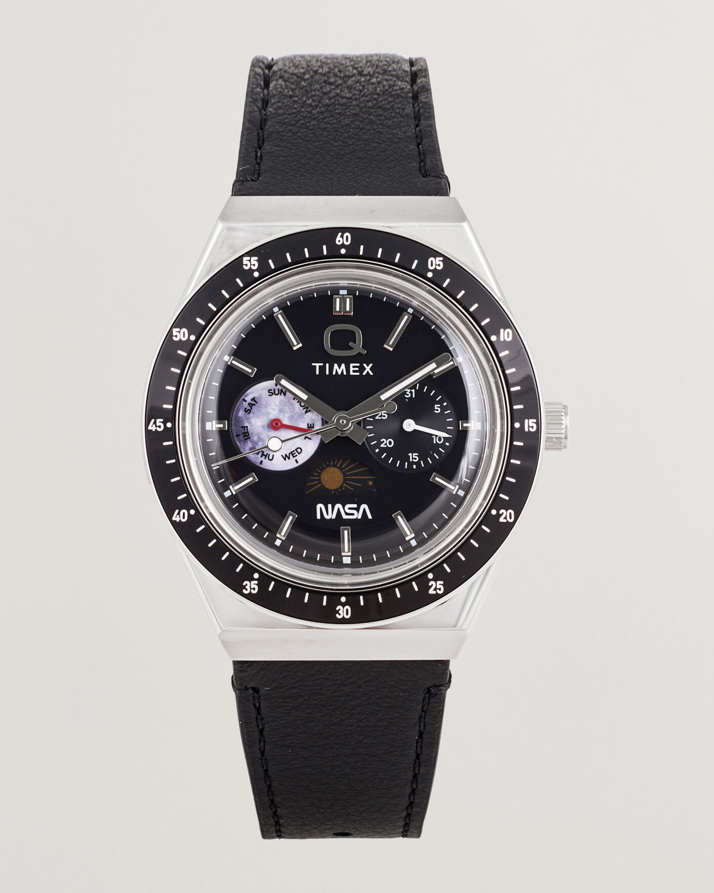 Homme | Timex Q Timex x NASA Luminous Leather Strap 40mm Black Dial | Timex | Q x NASA Luminous Leather Strap 40mm Black Dial