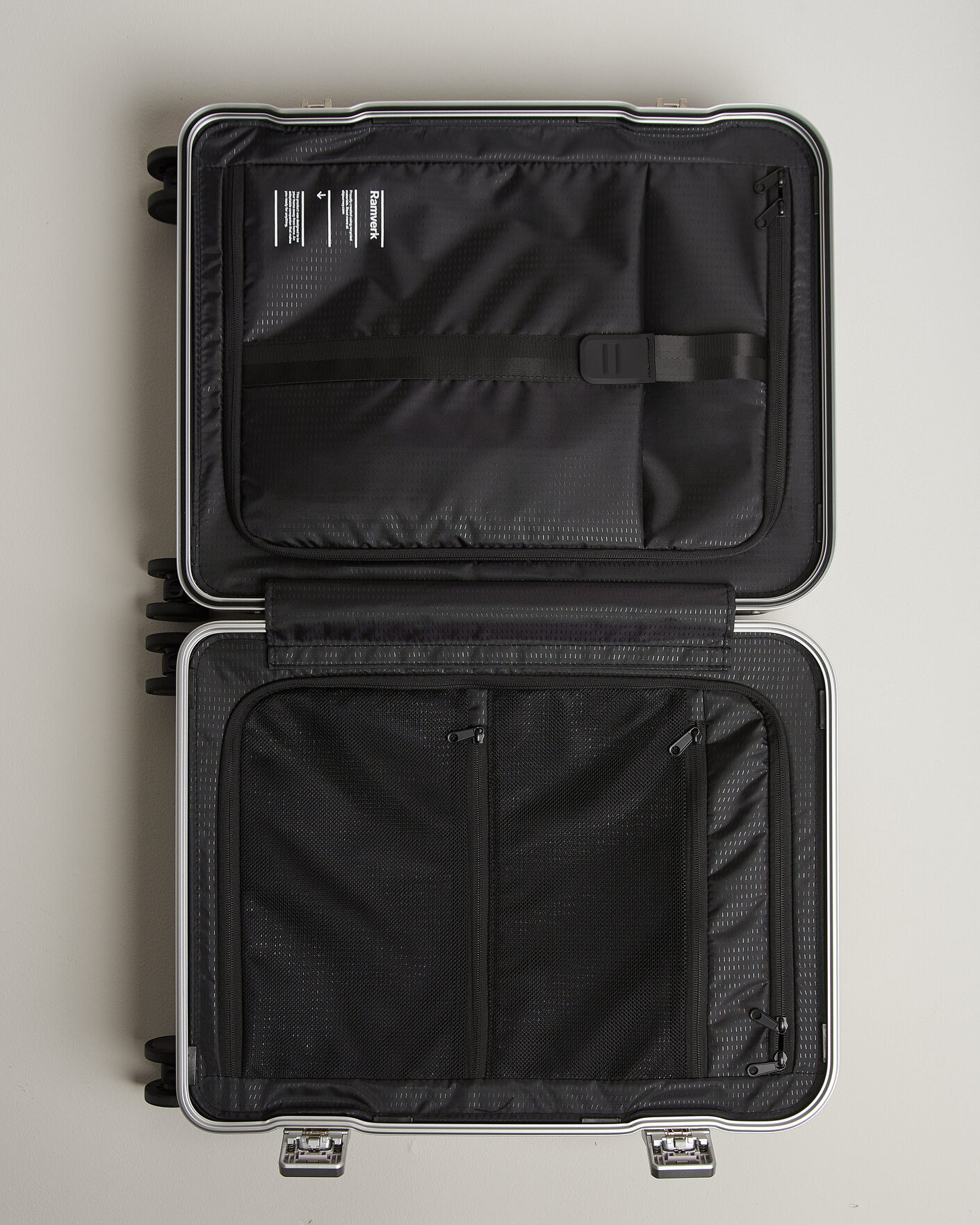 Homme | Sacs | DB | Ramverk Pro Carry On Silver/Black