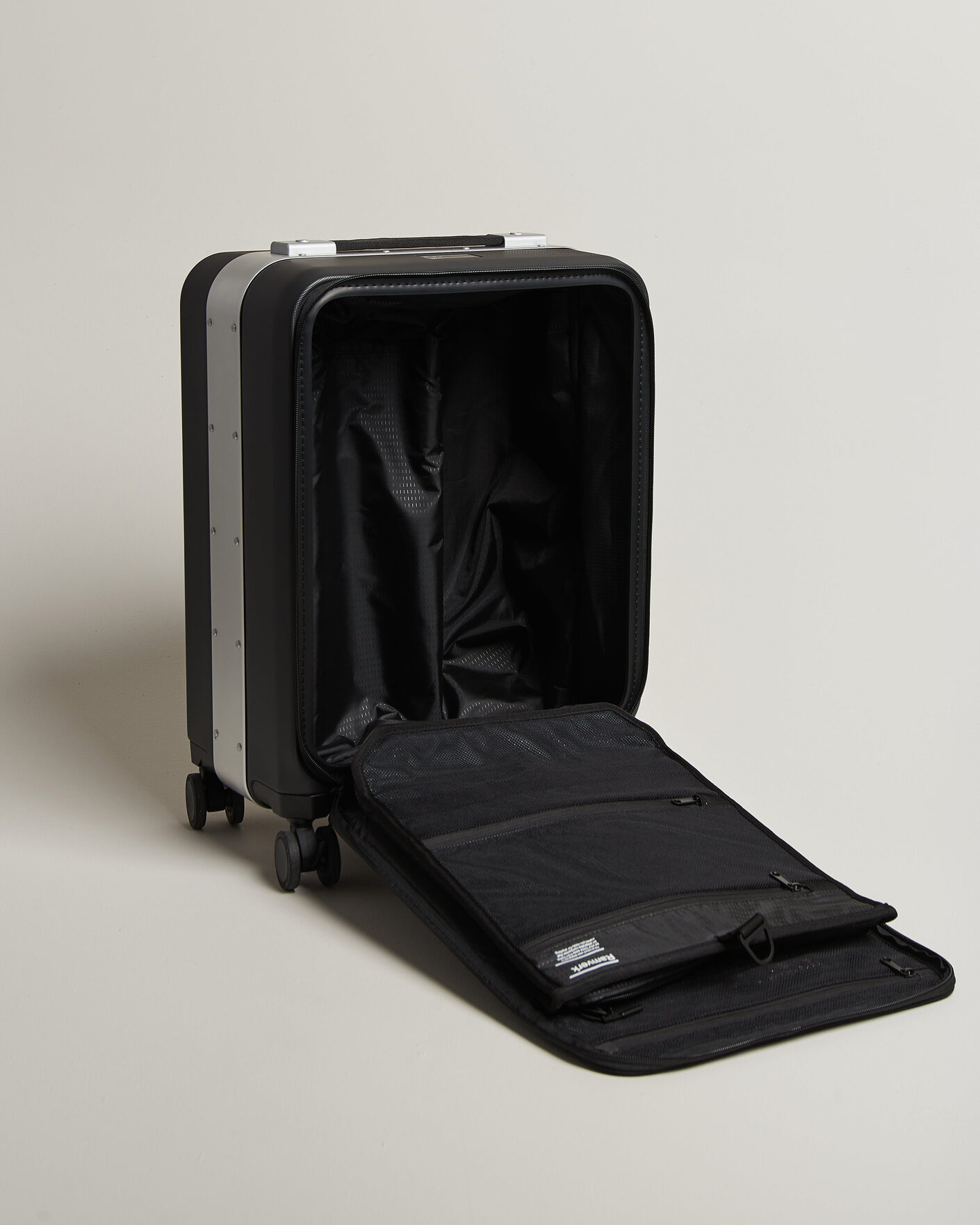 Homme | Sacs | DB | Ramverk Pro Front-Access Carry On Silver/Black