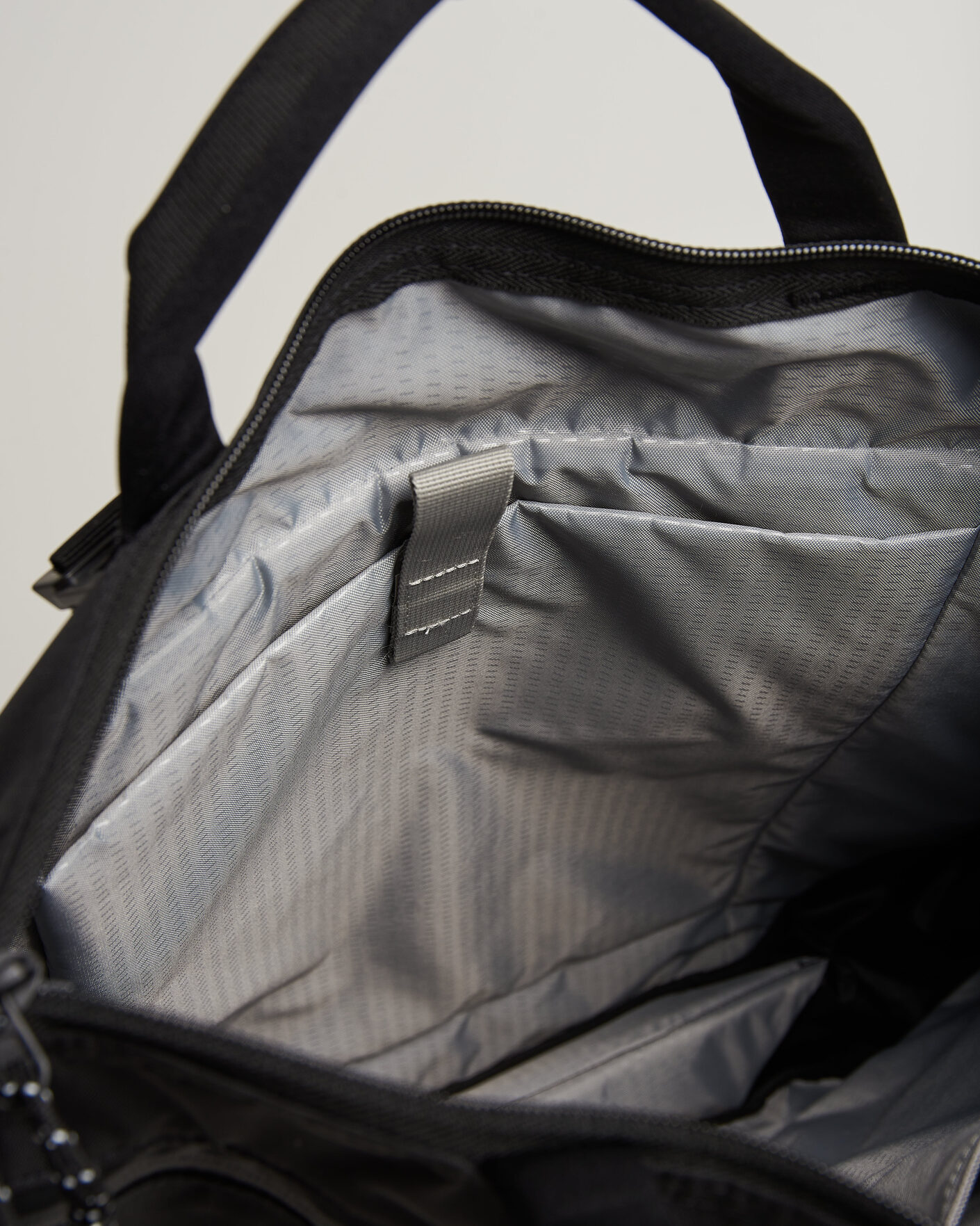 Homme | DB Utility Tote 32L Black Out | DB | Utility Tote 32L Black Out