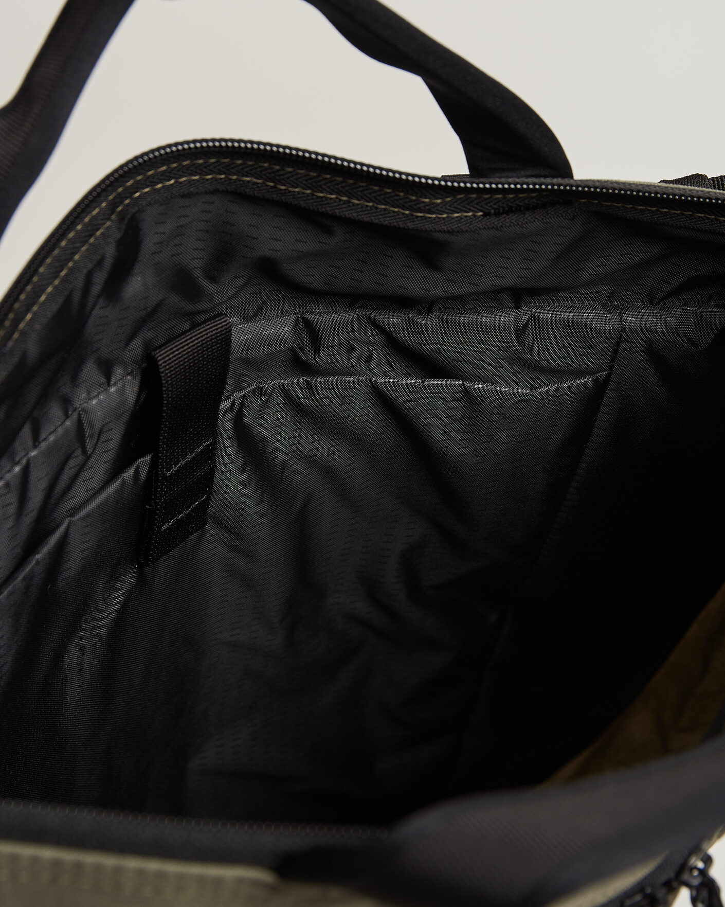 Homme | DB Utility Tote 32L Forest Green | DB | Utility Tote 32L Forest Green