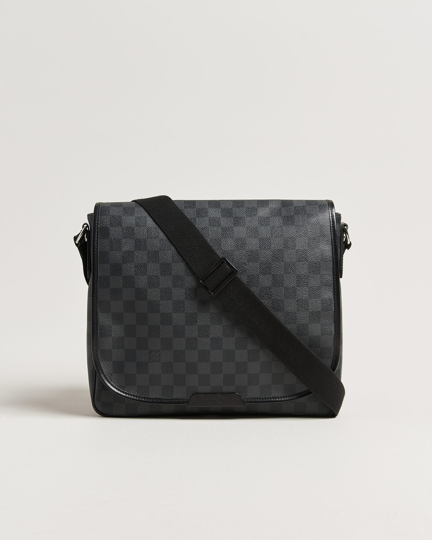 Homme | Pre-Owned & Vintage Bags | Louis Vuitton Pre-Owned | Daniel MM Shoulder Bag Damier Graphite