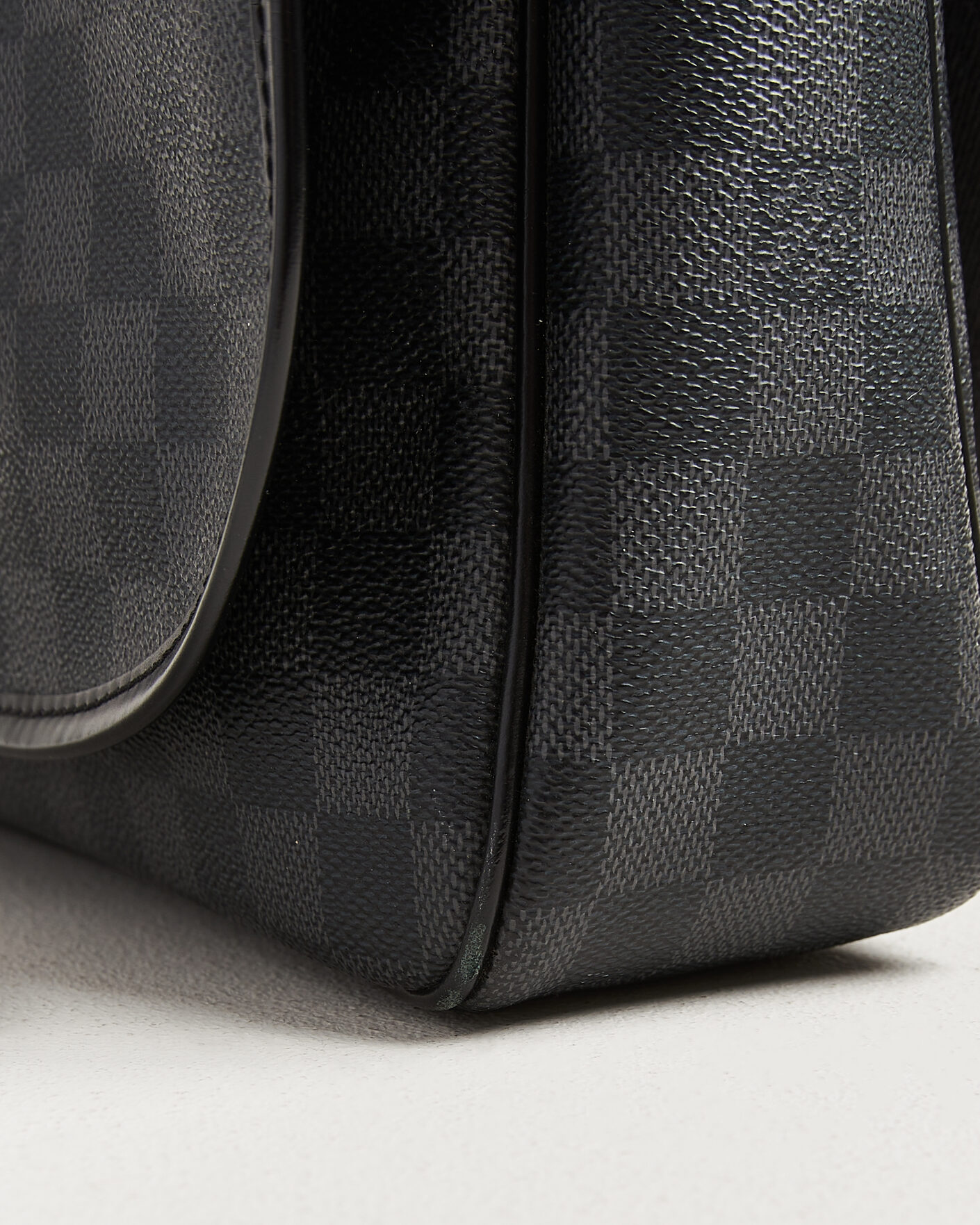 Homme | Pre-Owned & Vintage Bags | Louis Vuitton Pre-Owned | Daniel MM Shoulder Bag Damier Graphite