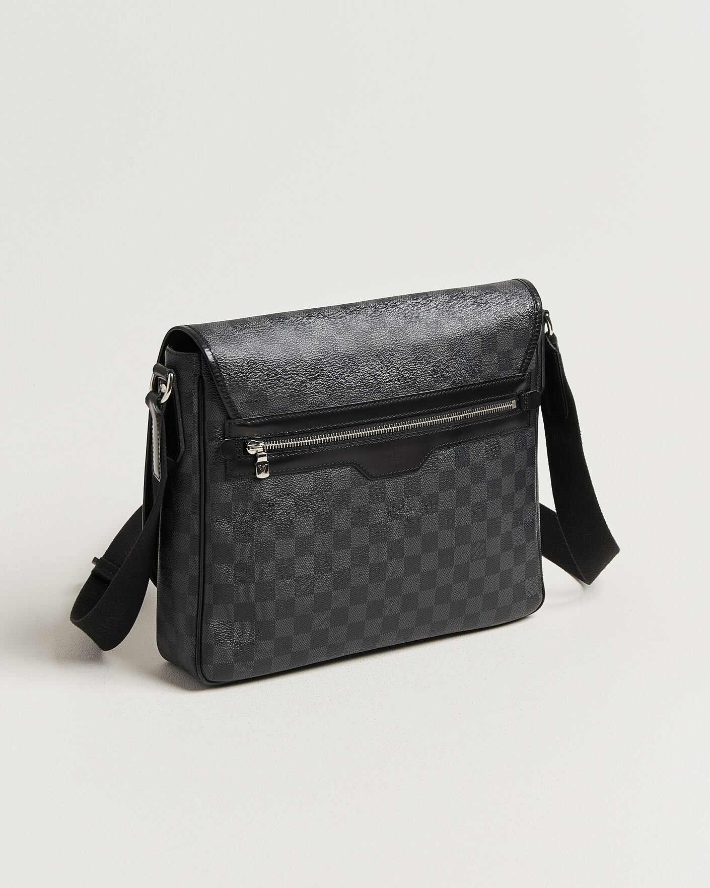 Homme | Pre-Owned & Vintage Bags | Louis Vuitton Pre-Owned | Daniel MM Shoulder Bag Damier Graphite