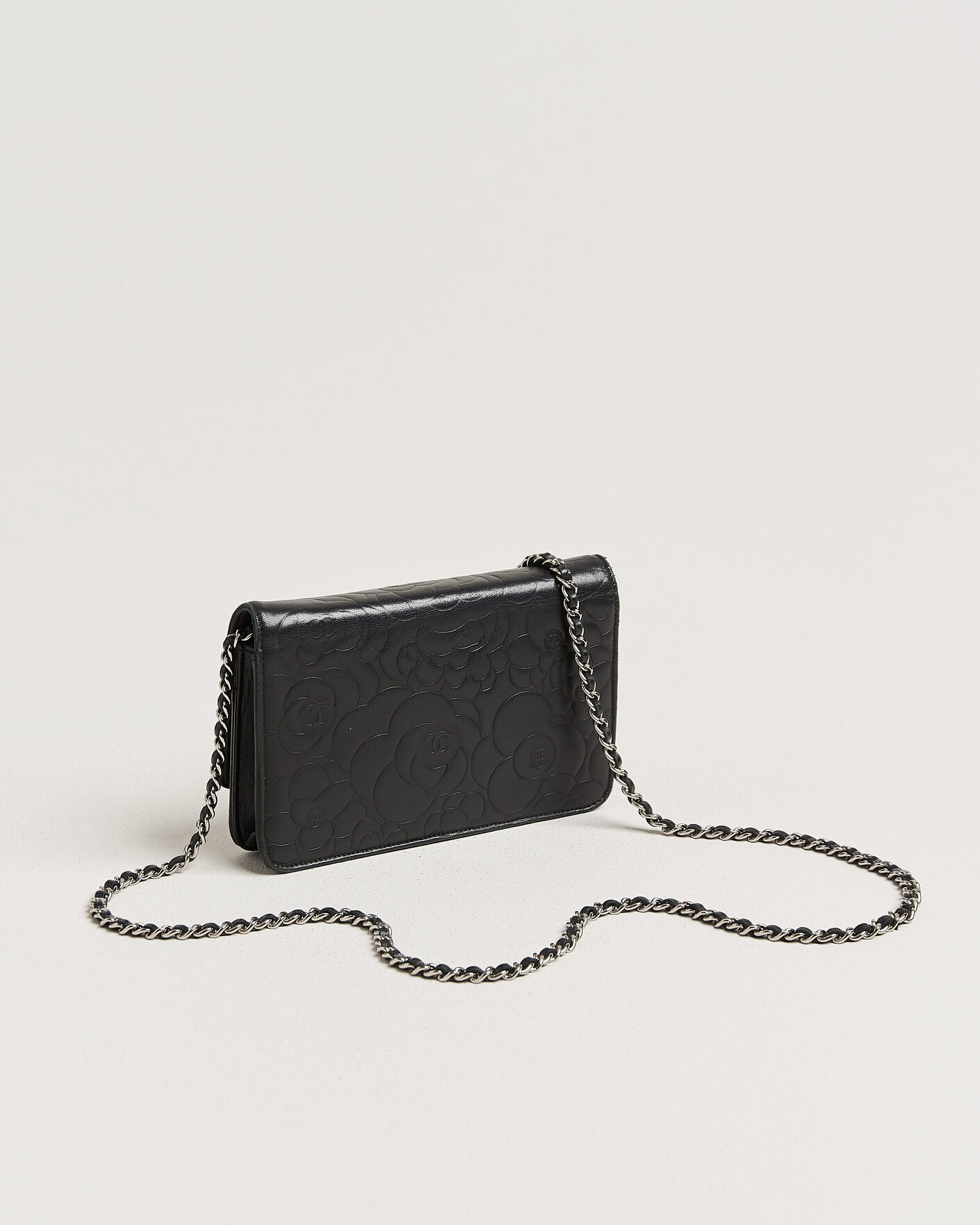Homme | Pre-Owned & Vintage Bags | Chanel Pre-Owned | Wallet On Chain Camelia Lambskin Black