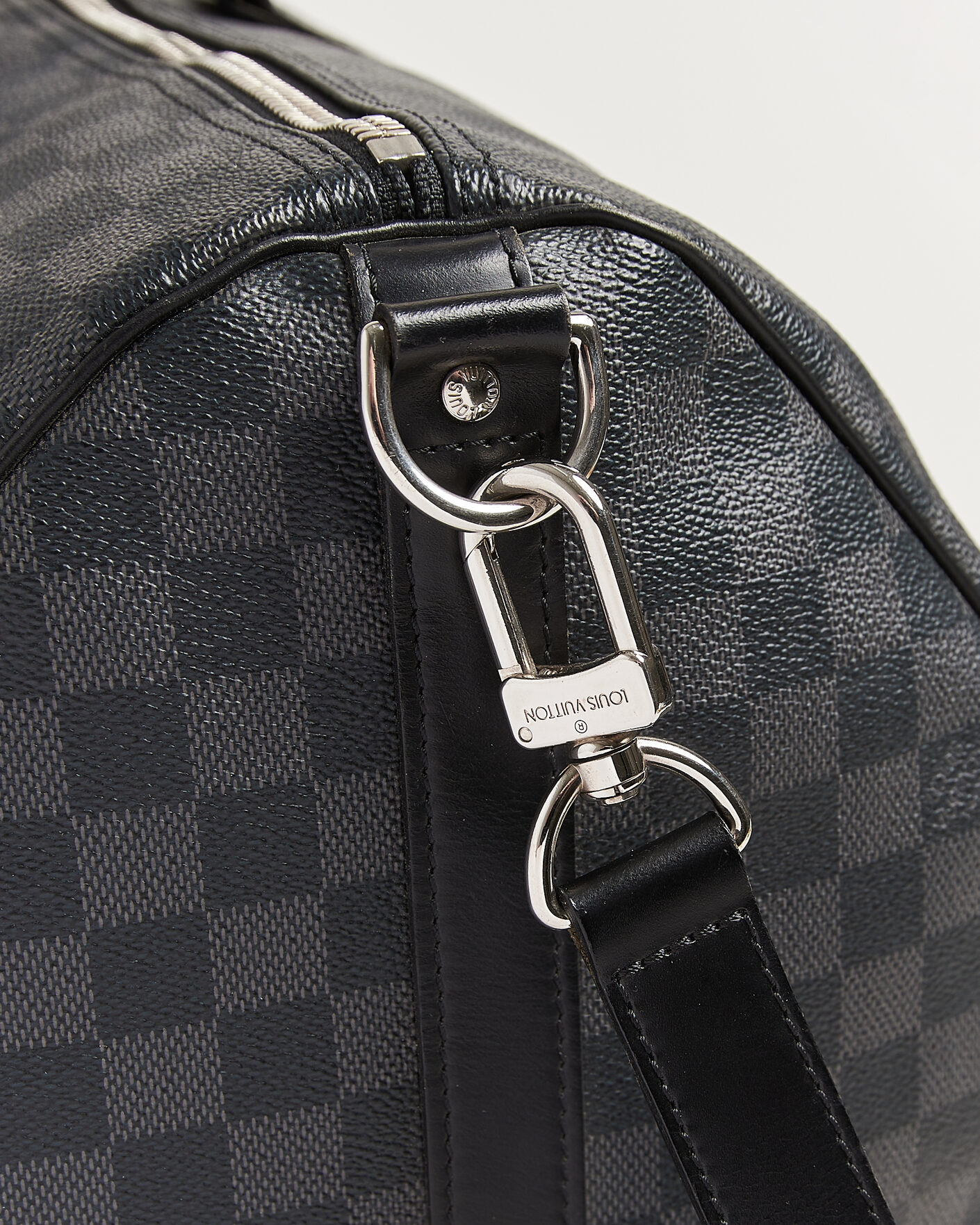 Homme | Pre-Owned & Vintage Bags | Louis Vuitton Pre-Owned | Keepall 55 Bandouliére Damier Graphite