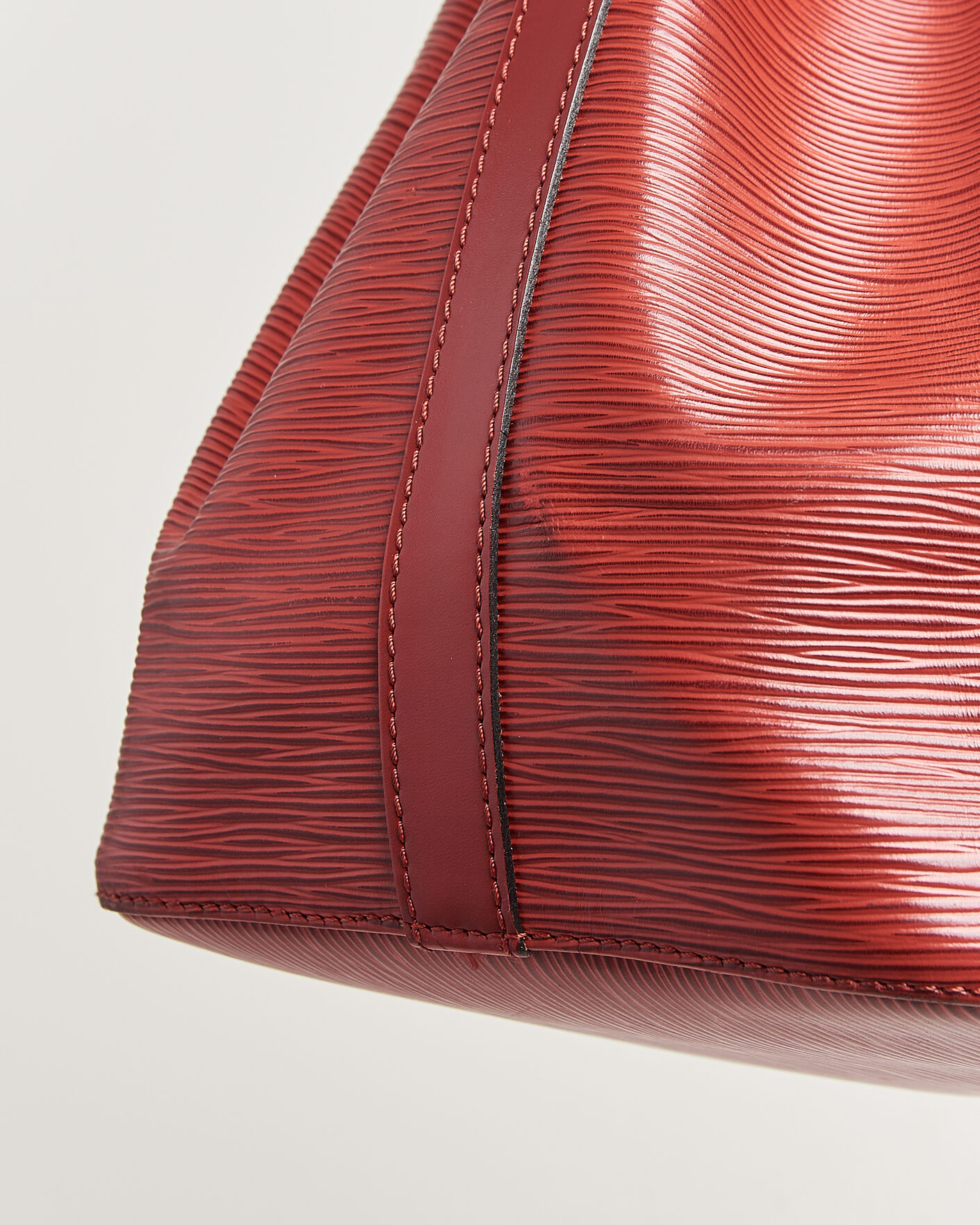 Homme | Pre-Owned & Vintage Bags | Louis Vuitton Pre-Owned | Petit Noé Epi Leather Red