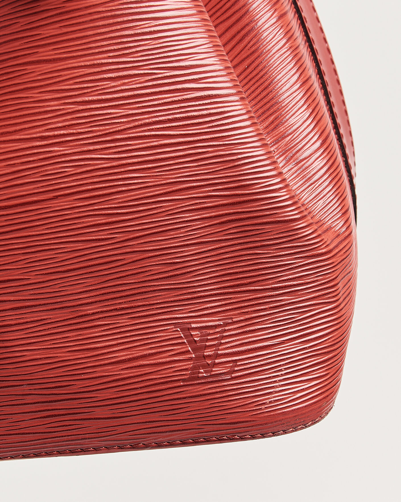 Homme | Pre-Owned & Vintage Bags | Louis Vuitton Pre-Owned | Petit Noé Epi Leather Red