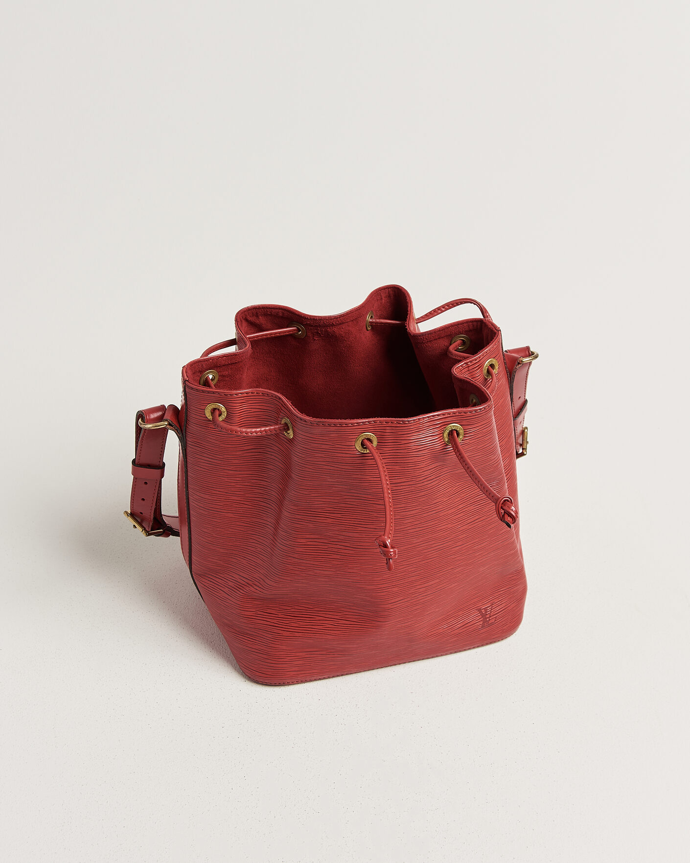 Homme | Pre-Owned & Vintage Bags | Louis Vuitton Pre-Owned | Petit Noé Epi Leather Red