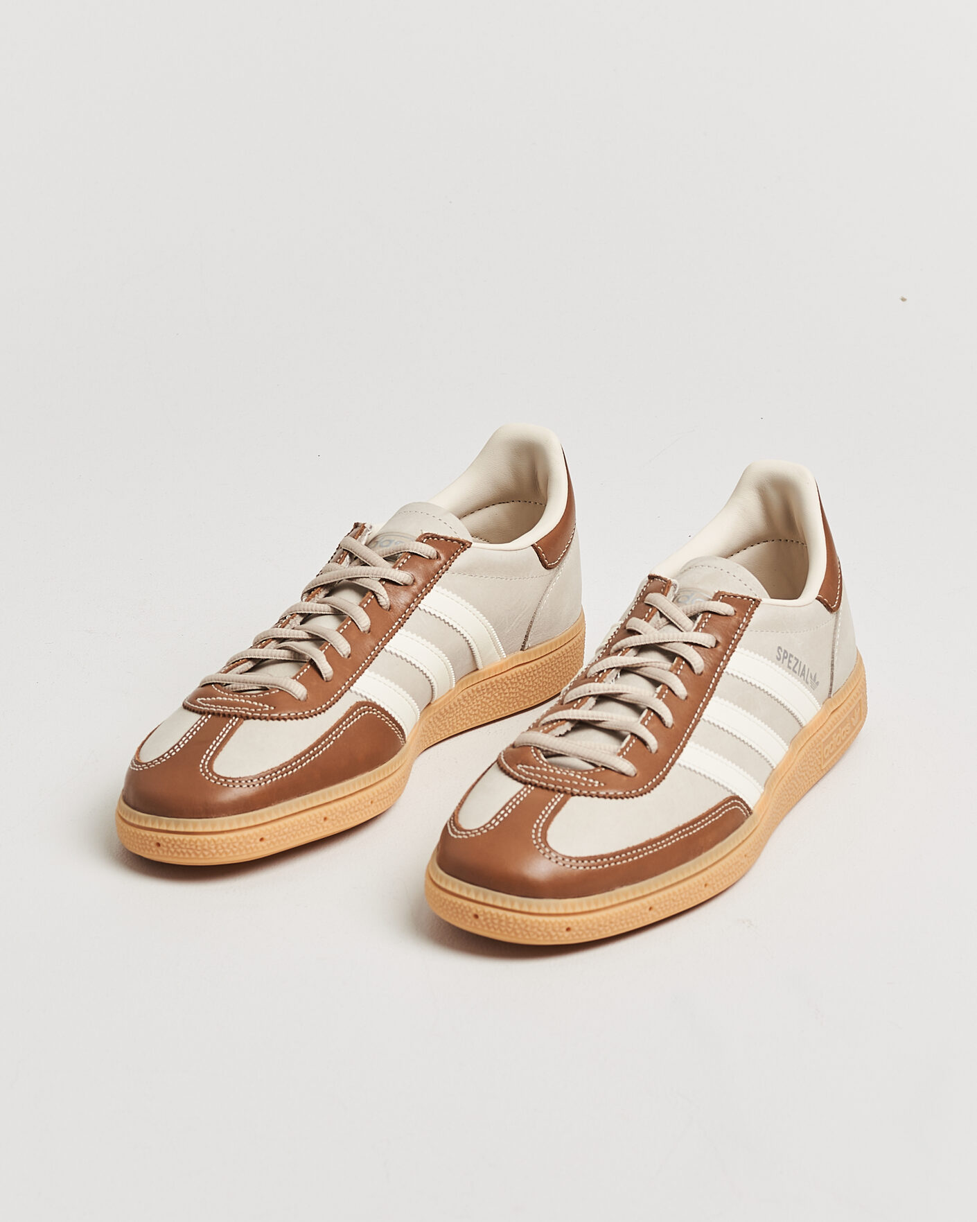 Homme | Baskets | adidas Originals | Handball Spezial Sneaker Khaki/White