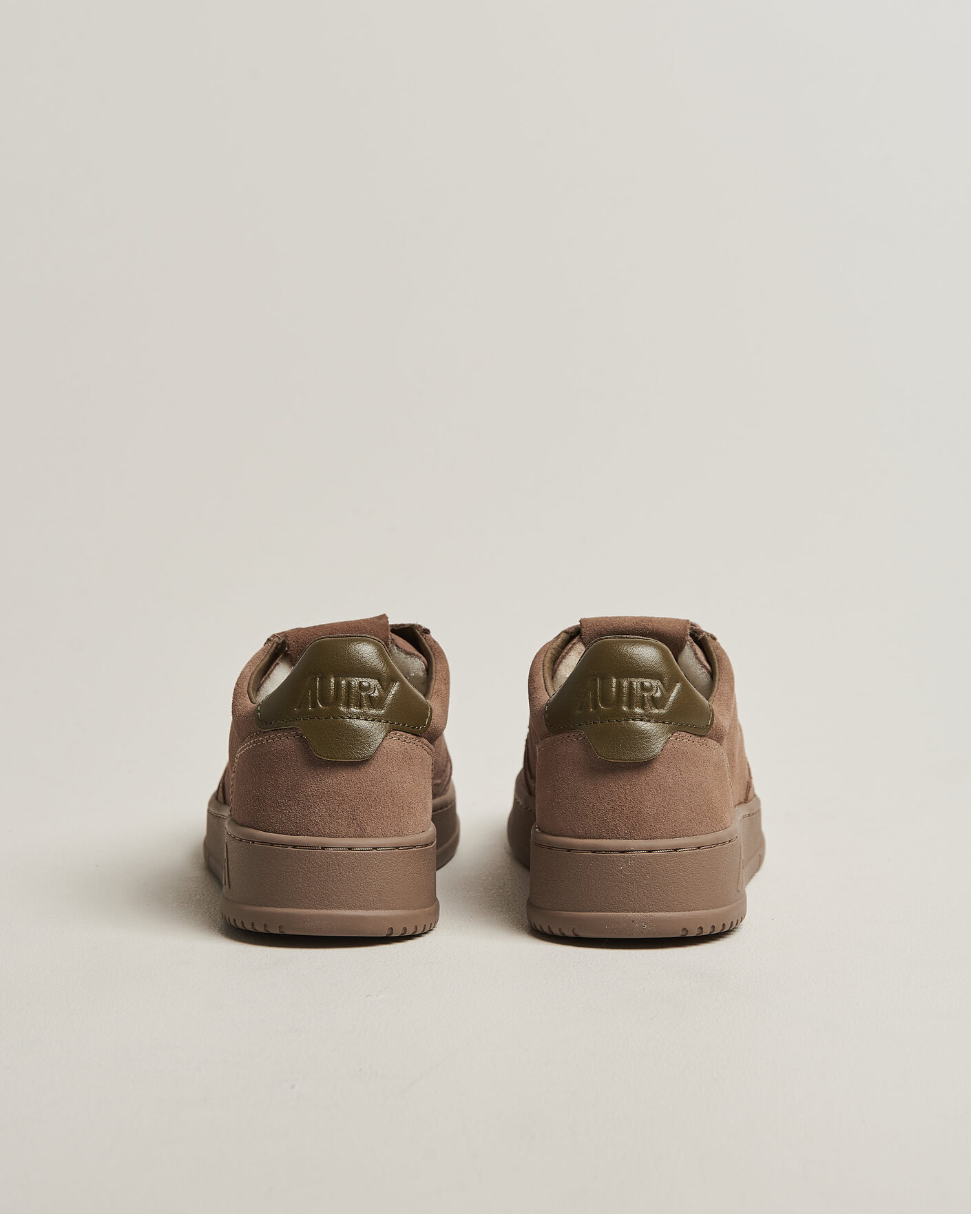 Homme | Baskets | Autry | Medalist Low Suede Sneaker Antilope