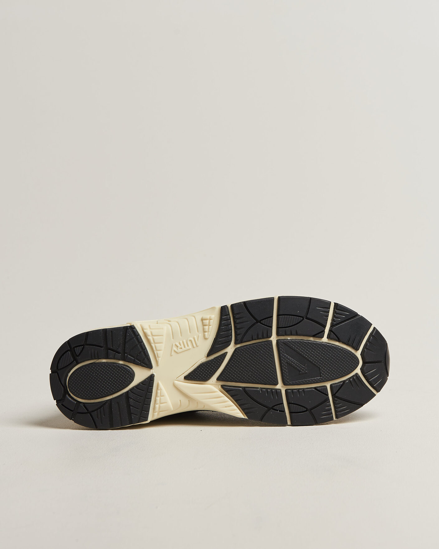 Homme | Baskets | Autry | Hyperway Low Suede Running Sneaker Black