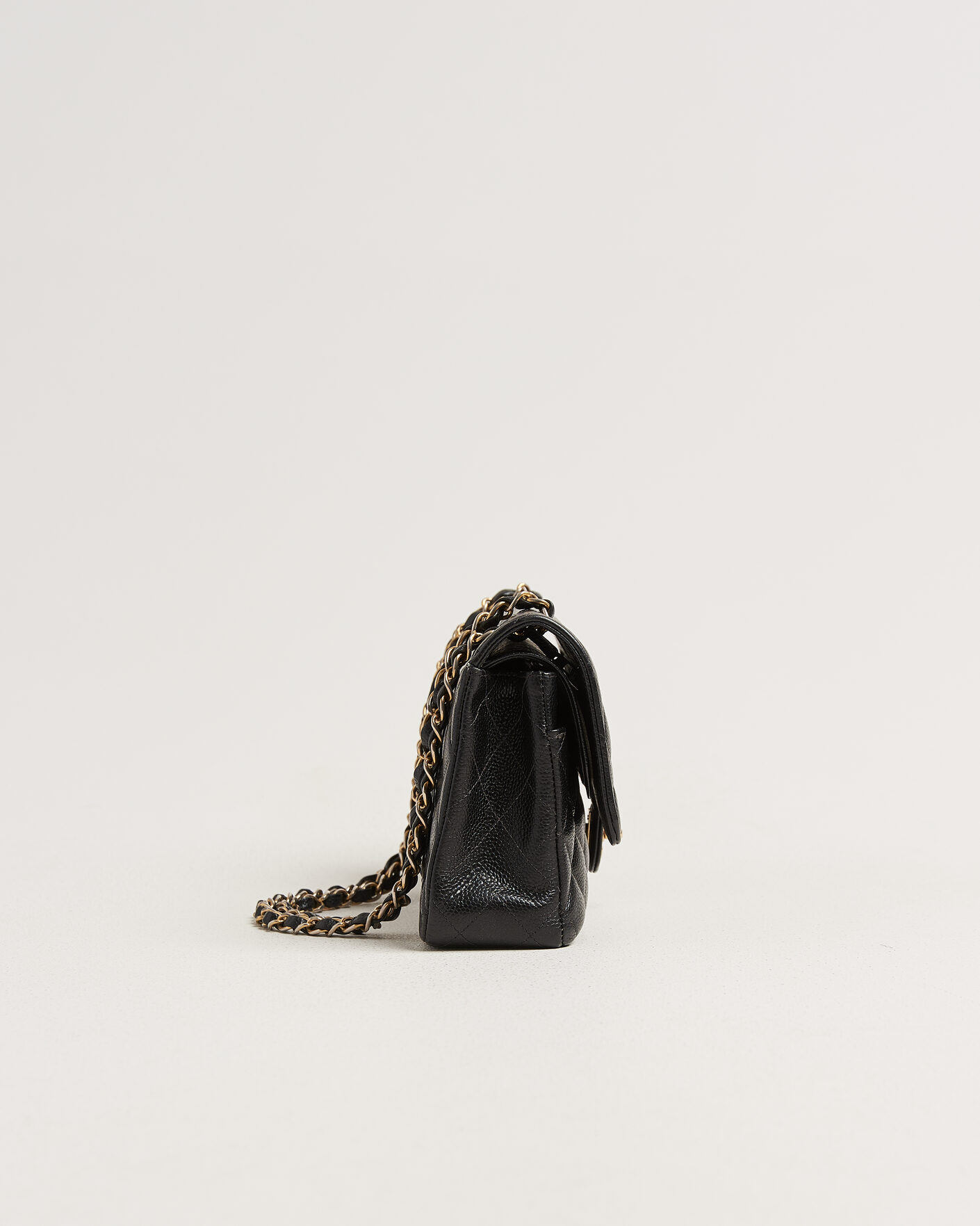 Homme | Pre-Owned & Vintage Bags | Chanel Pre-Owned | Classic Medium Double Flap Bag Caviar Leather Black