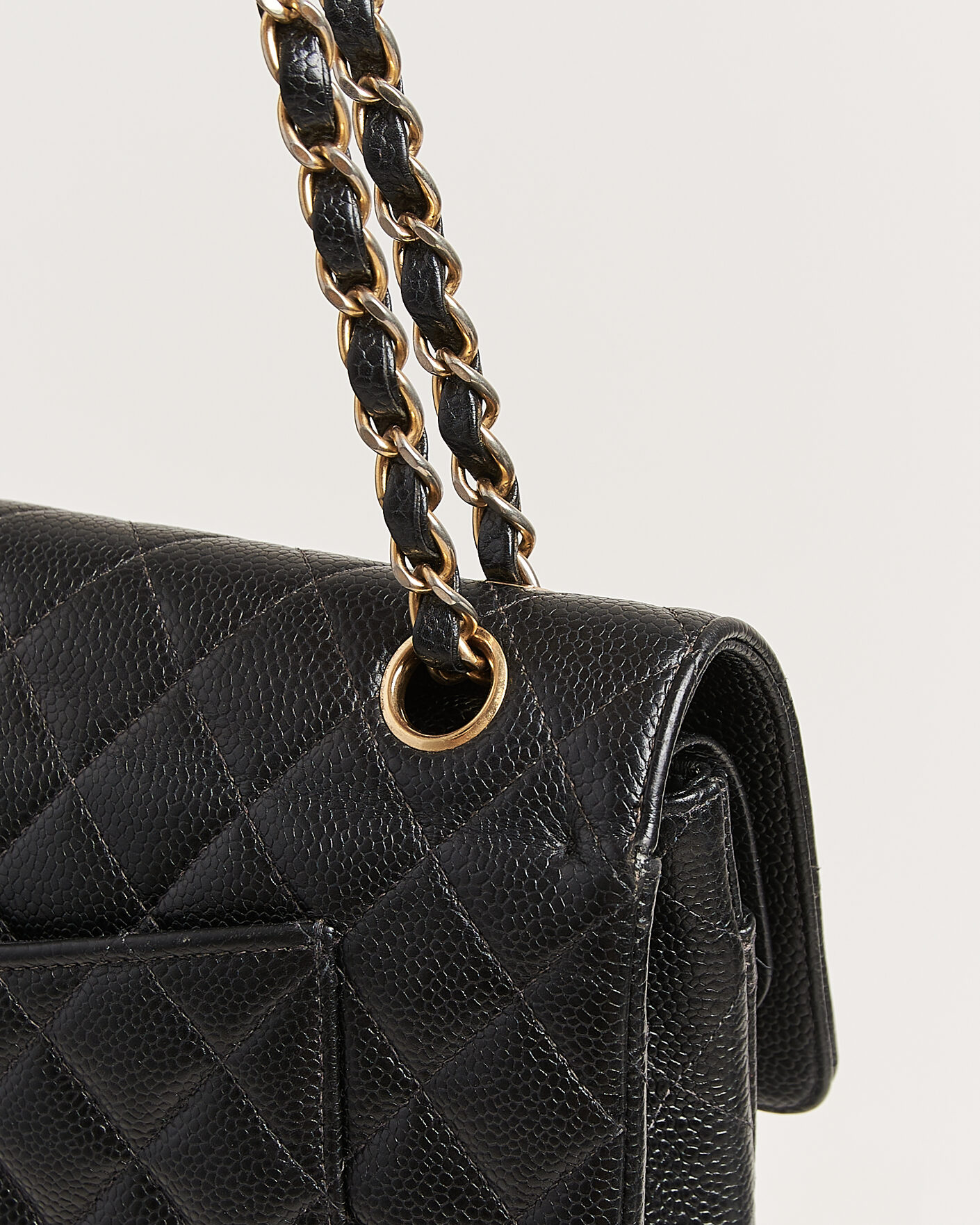 Homme | Chanel Pre-Owned Classic Medium Double Flap Bag Caviar Leather Black | Chanel Pre-Owned | Classic Medium Double Flap Bag Caviar Leather Black