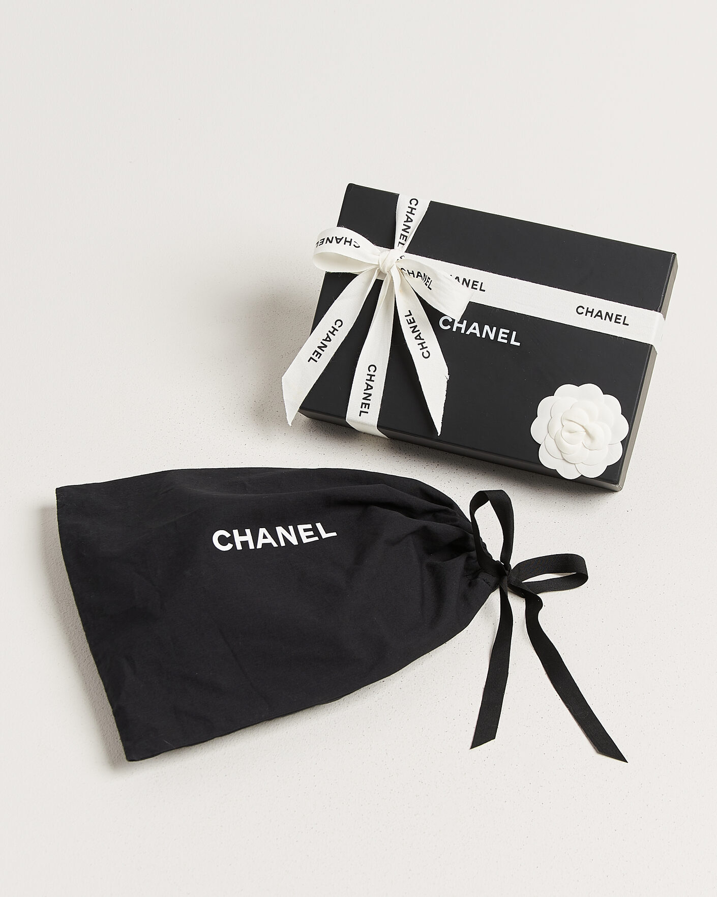 Homme | Pre-Owned & Vintage Bags | Chanel Pre-Owned | Wallet On Chain Caviar Leather Black
