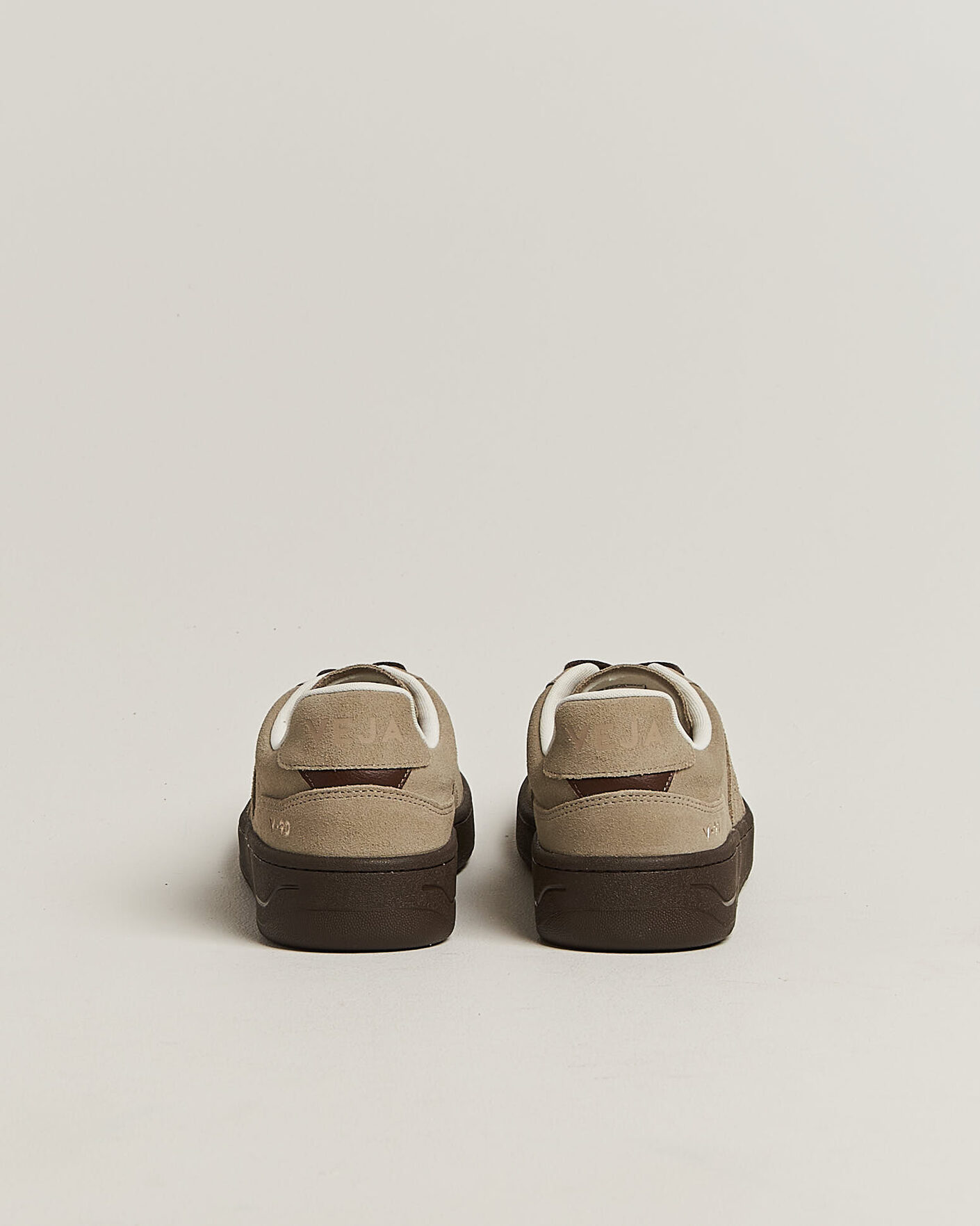 Homme | Baskets | Veja | V-90 Suede Sneaker Taupe/Eagle
