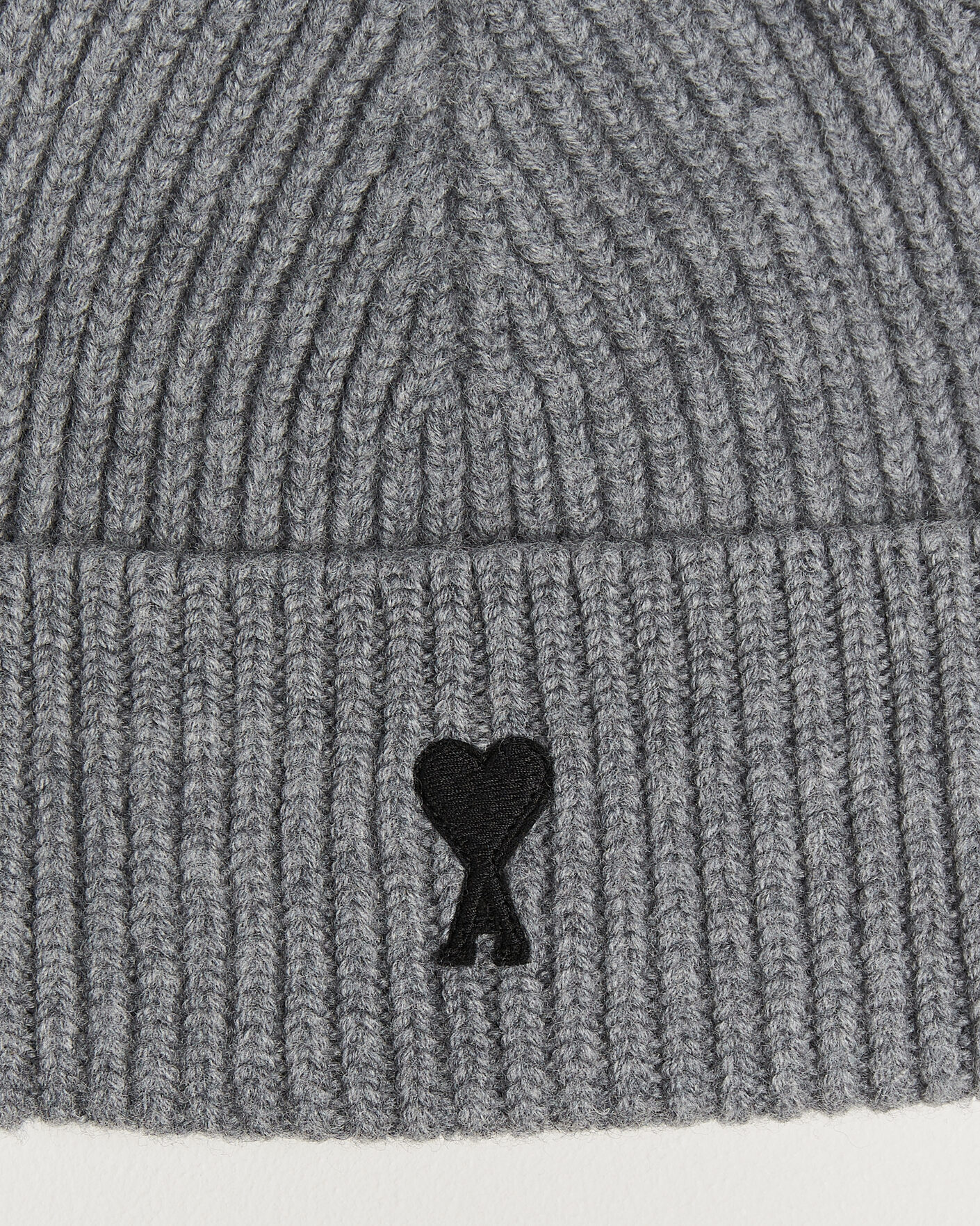 Homme | Bonnets | AMI | Contrasted Heart Logo Beanie Light Grey Melange