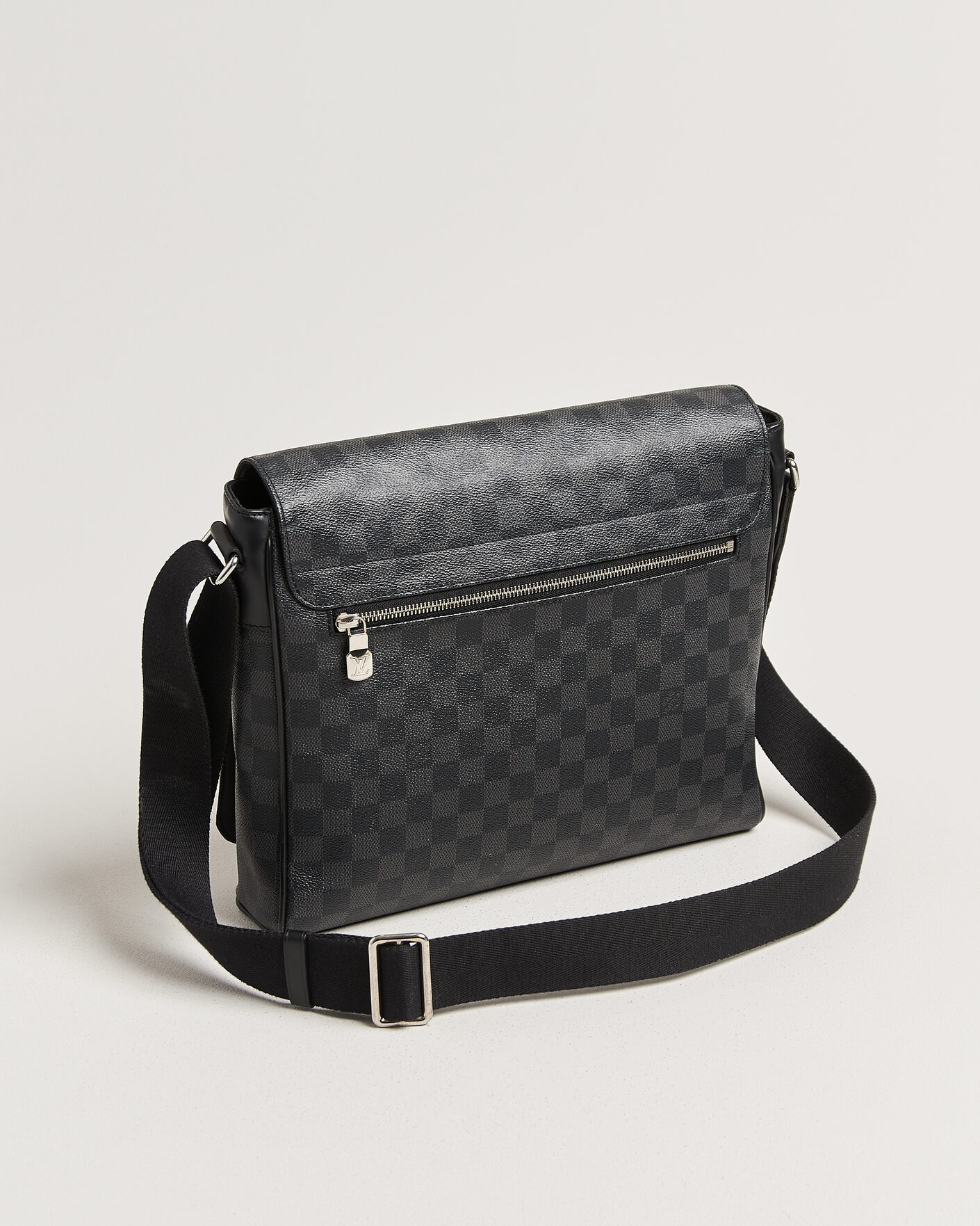Homme | Pre-Owned & Vintage Bags | Louis Vuitton Pre-Owned | Louis Vuitton District Messenger Bag MM Damier Graphite