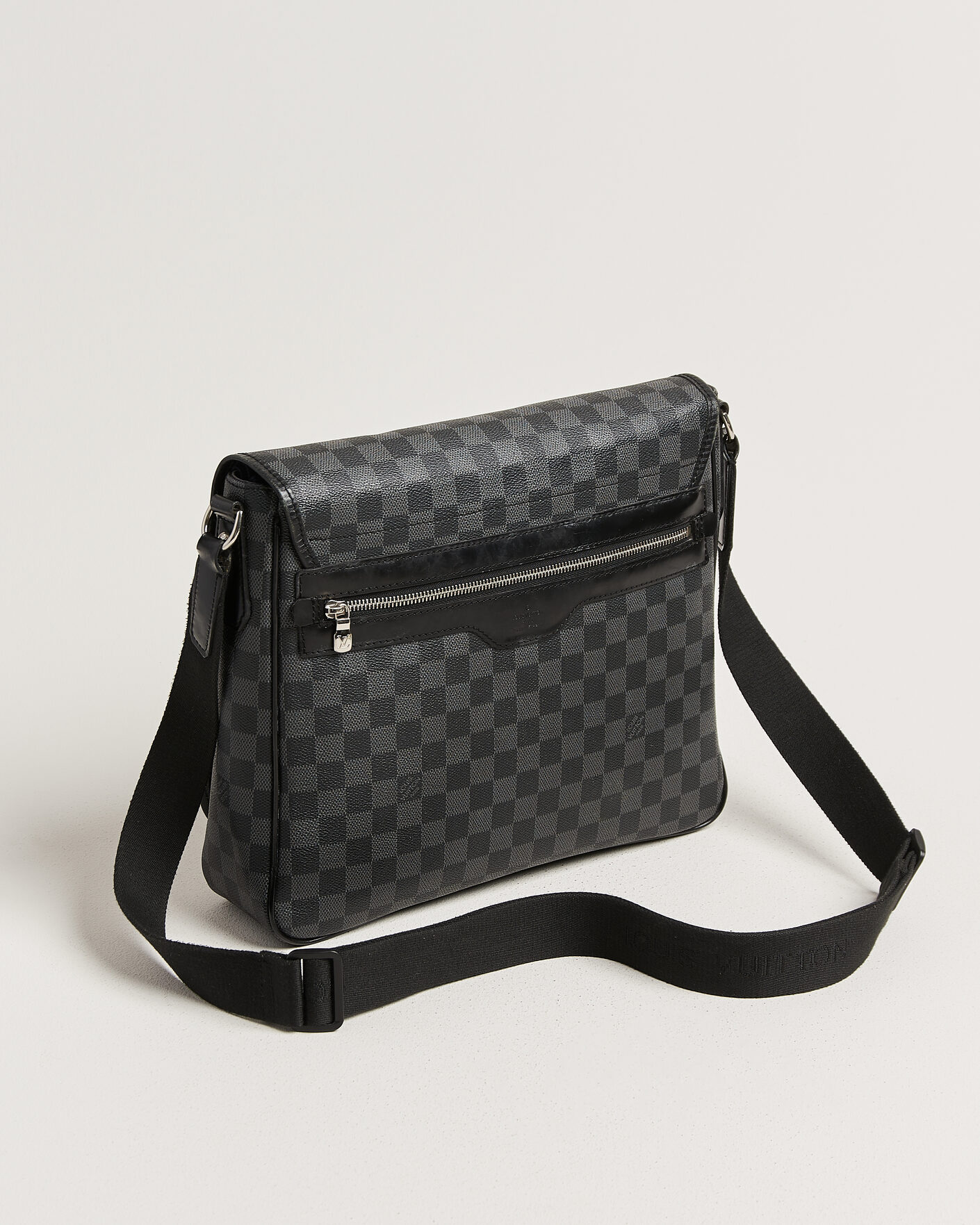 Homme | Pre-Owned & Vintage Bags | Louis Vuitton Pre-Owned | Daniel Shoulder Bag MM Damier Graphite