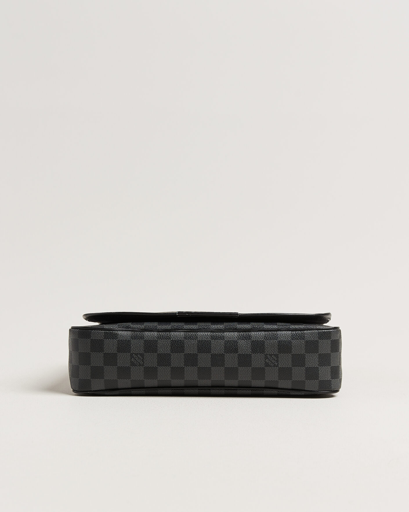 Homme | Pre-Owned & Vintage Bags | Louis Vuitton Pre-Owned | Daniel Shoulder Bag MM Damier Graphite