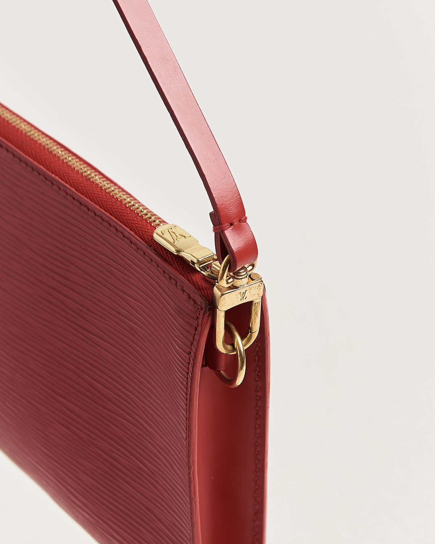 Homme | Pre-Owned & Vintage Bags | Louis Vuitton Pre-Owned | Pochette Accessoires Epi Leather Red