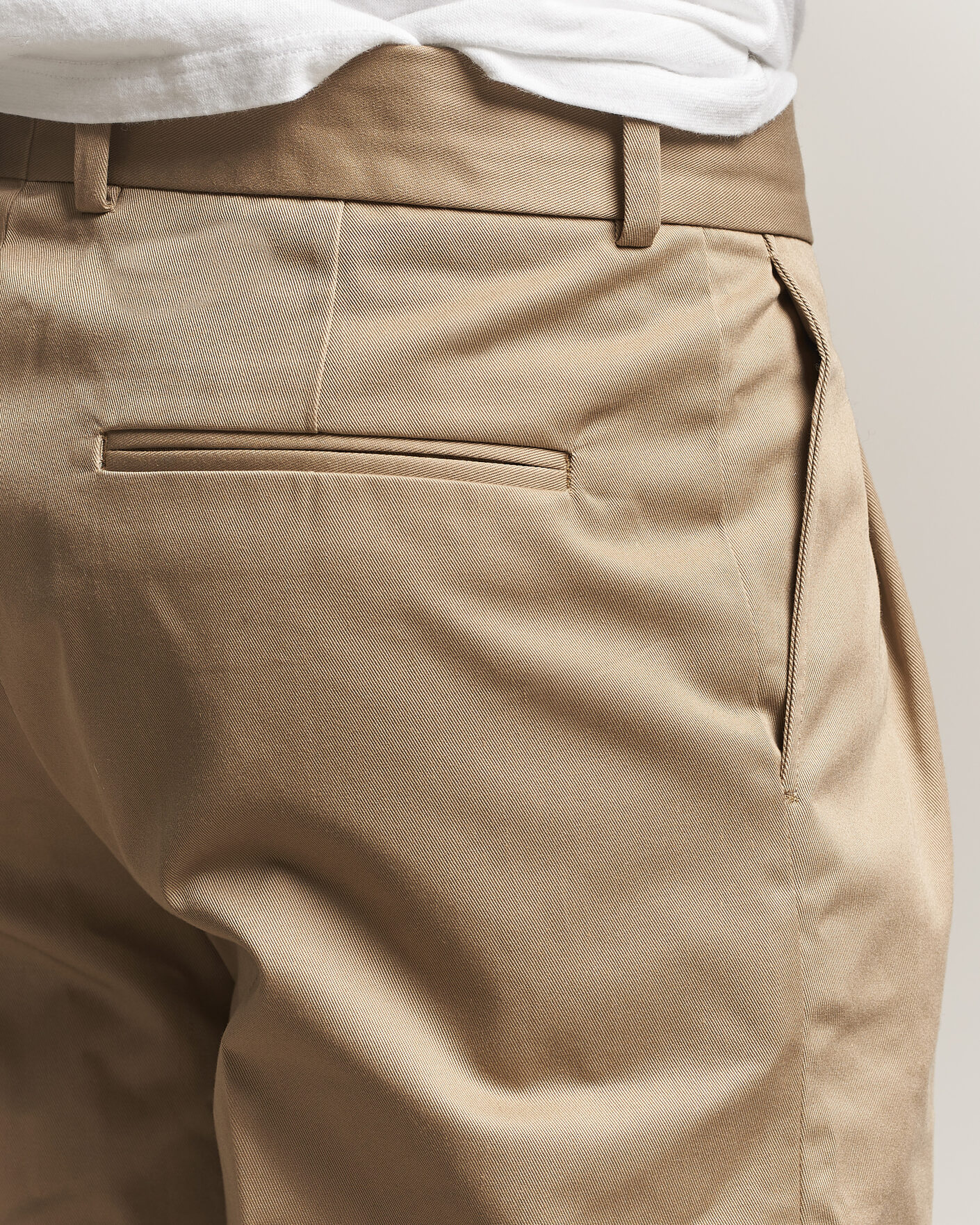Homme | Pantalons | Drôle de Monsieur | Gabardine Pleated Trousers Beige
