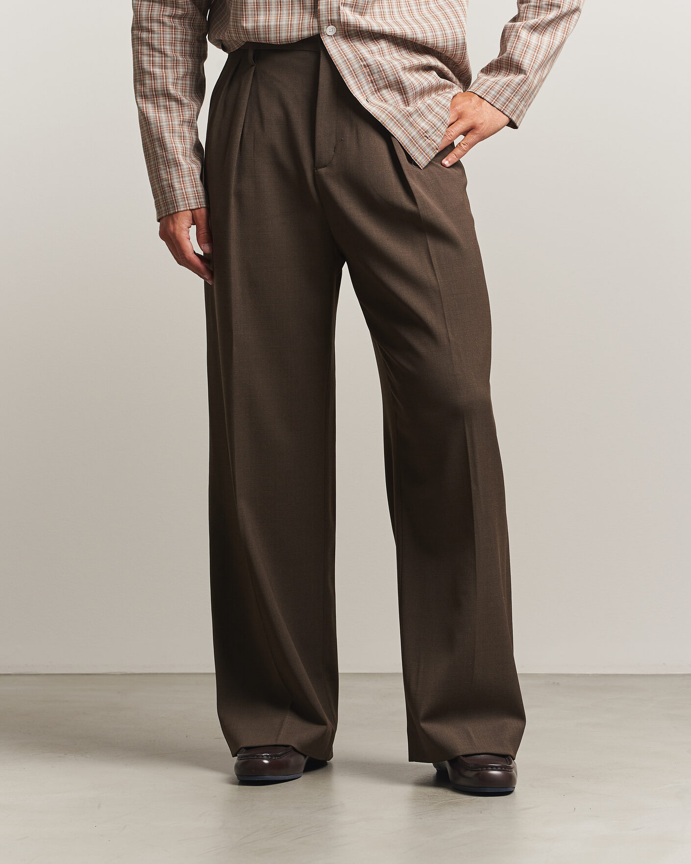 Homme | Pantalons | Filippa K | Milo Wide Wool Trousers Walnut Brown