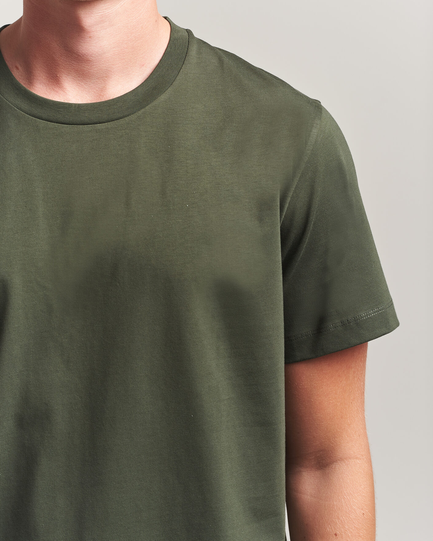 Homme | T-shirts | Filippa K | Filip Crew Neck T-Shirt Night Green