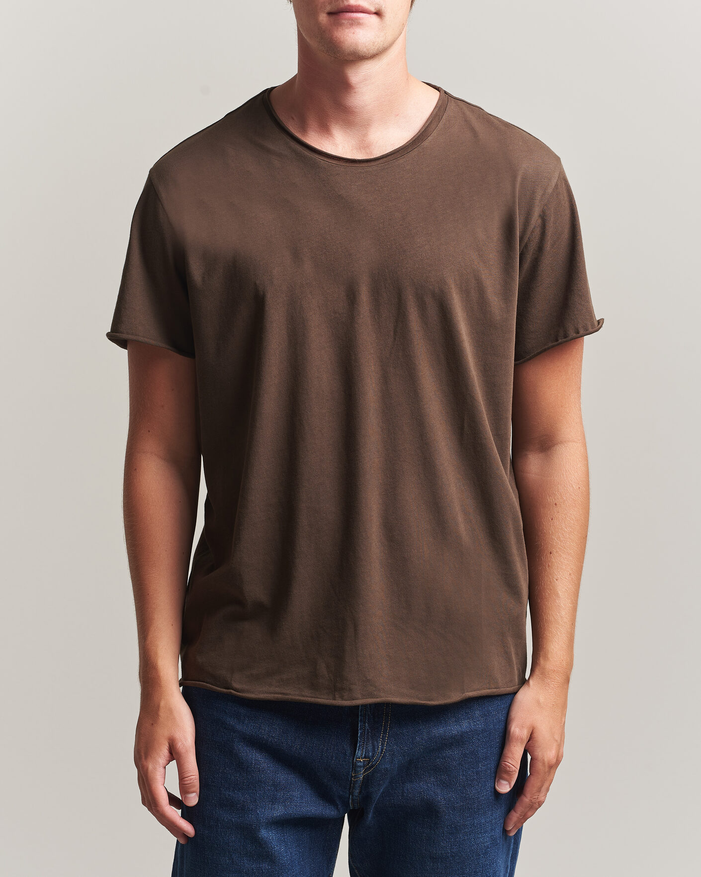 Homme | T-shirts | Filippa K | Roll Neck Crew Neck T-Shirt Golden Brown