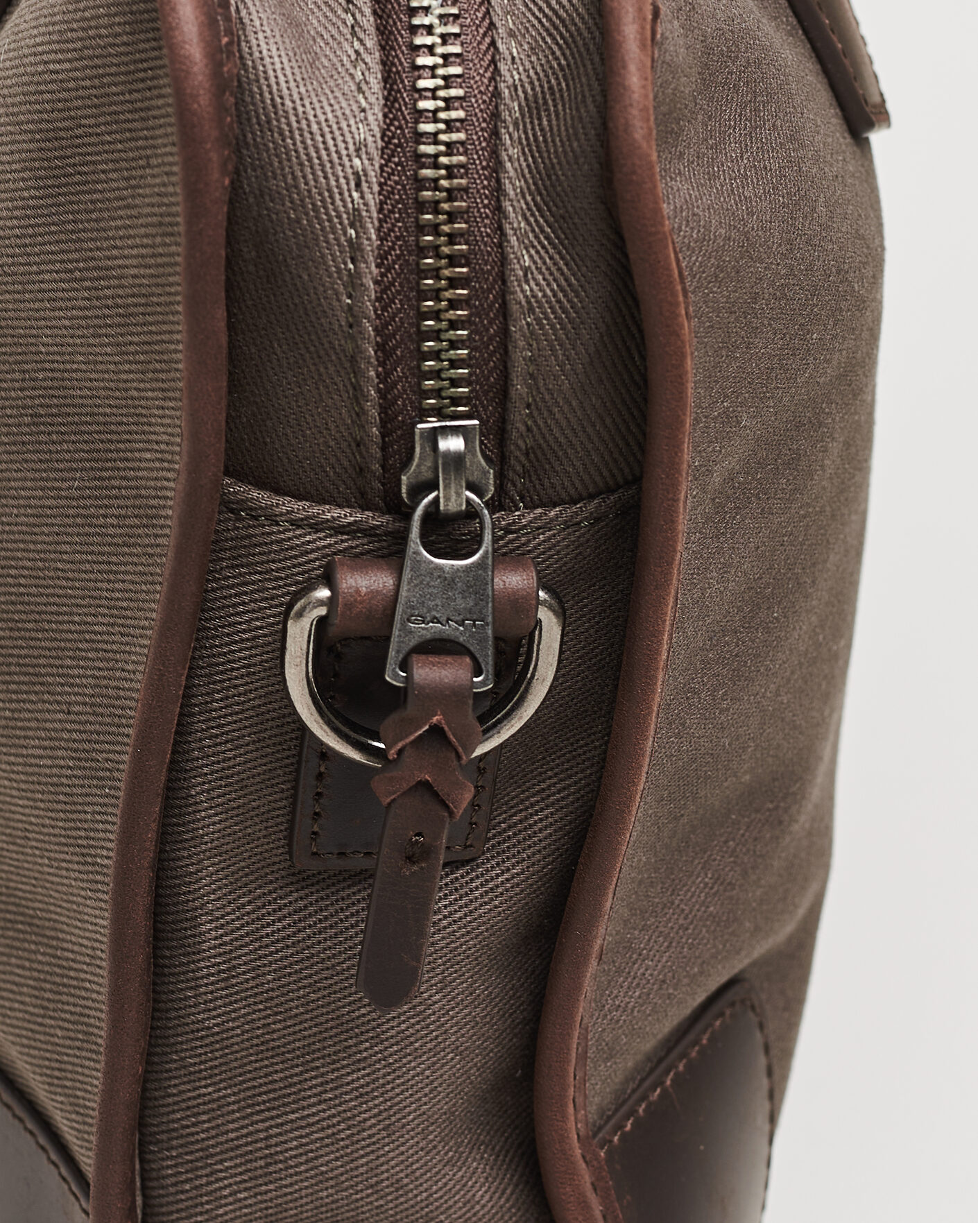 Homme | Sacs | Gant | Modern Premium Canvas Commuter Bag Faded Taupe
