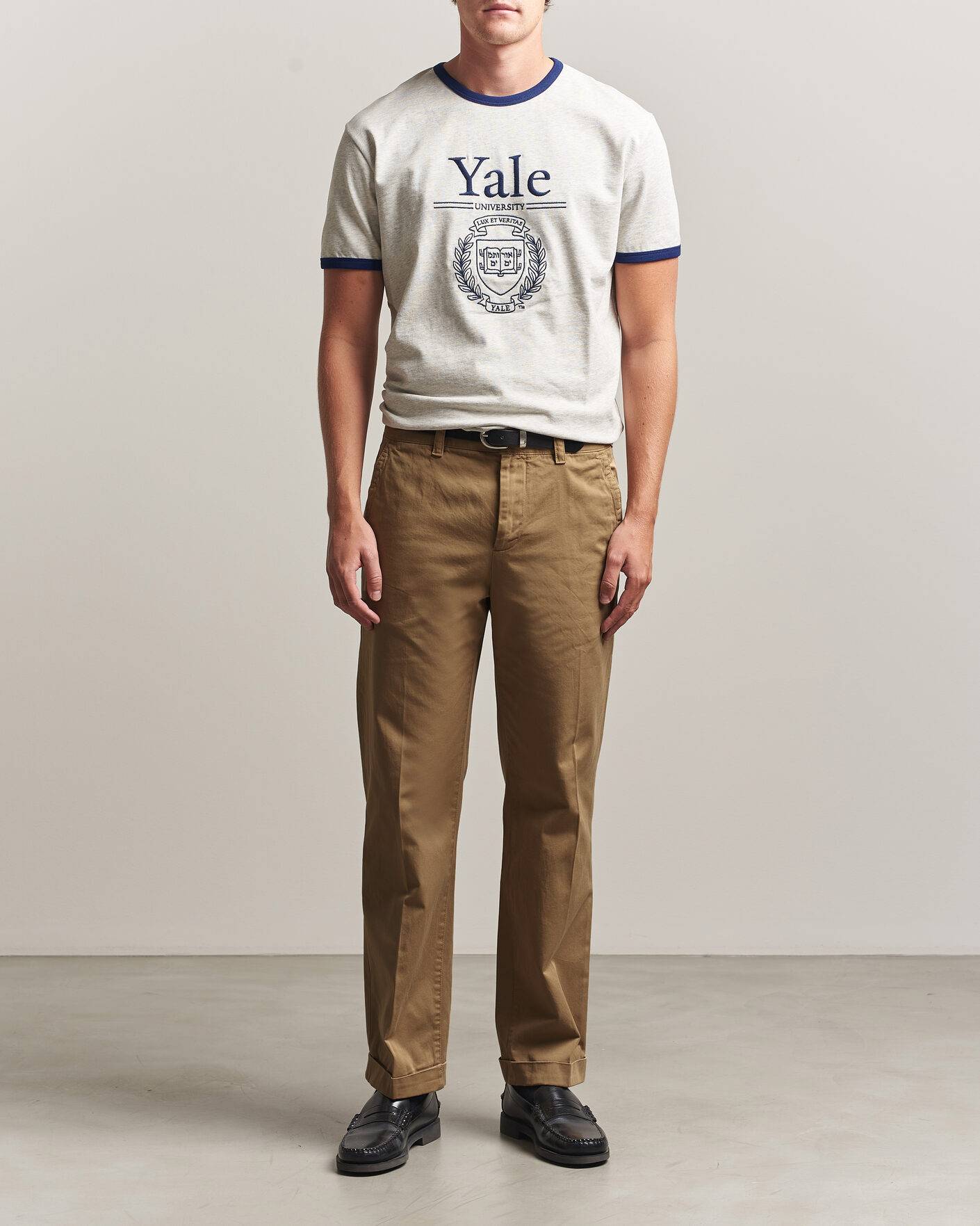 Homme | Pantalons | Gant | YALE Cotton Twill Chinos Darkened Beige