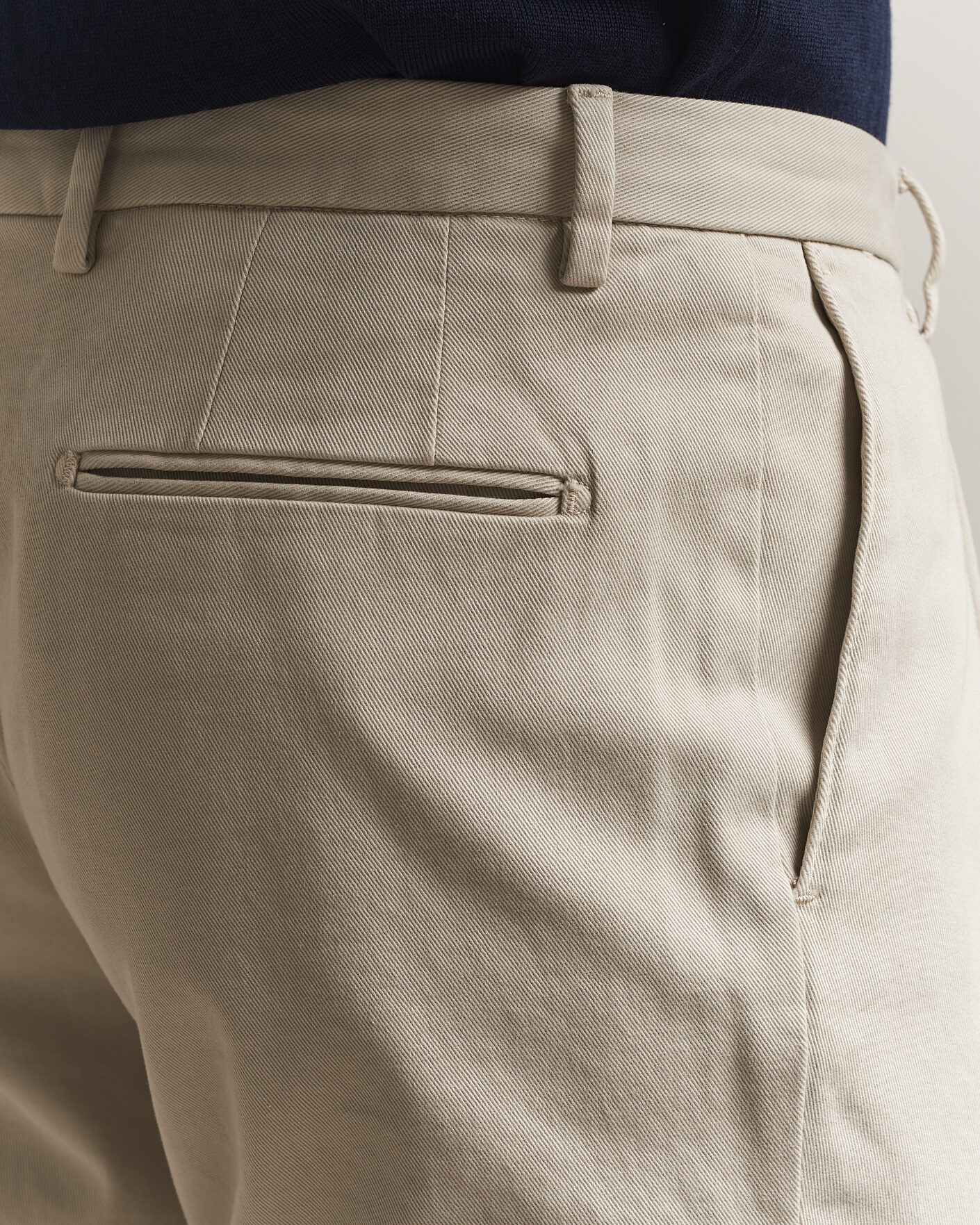 Homme | Pantalons | Boglioli | Pleated Cotton Twill Chinos Light Beige