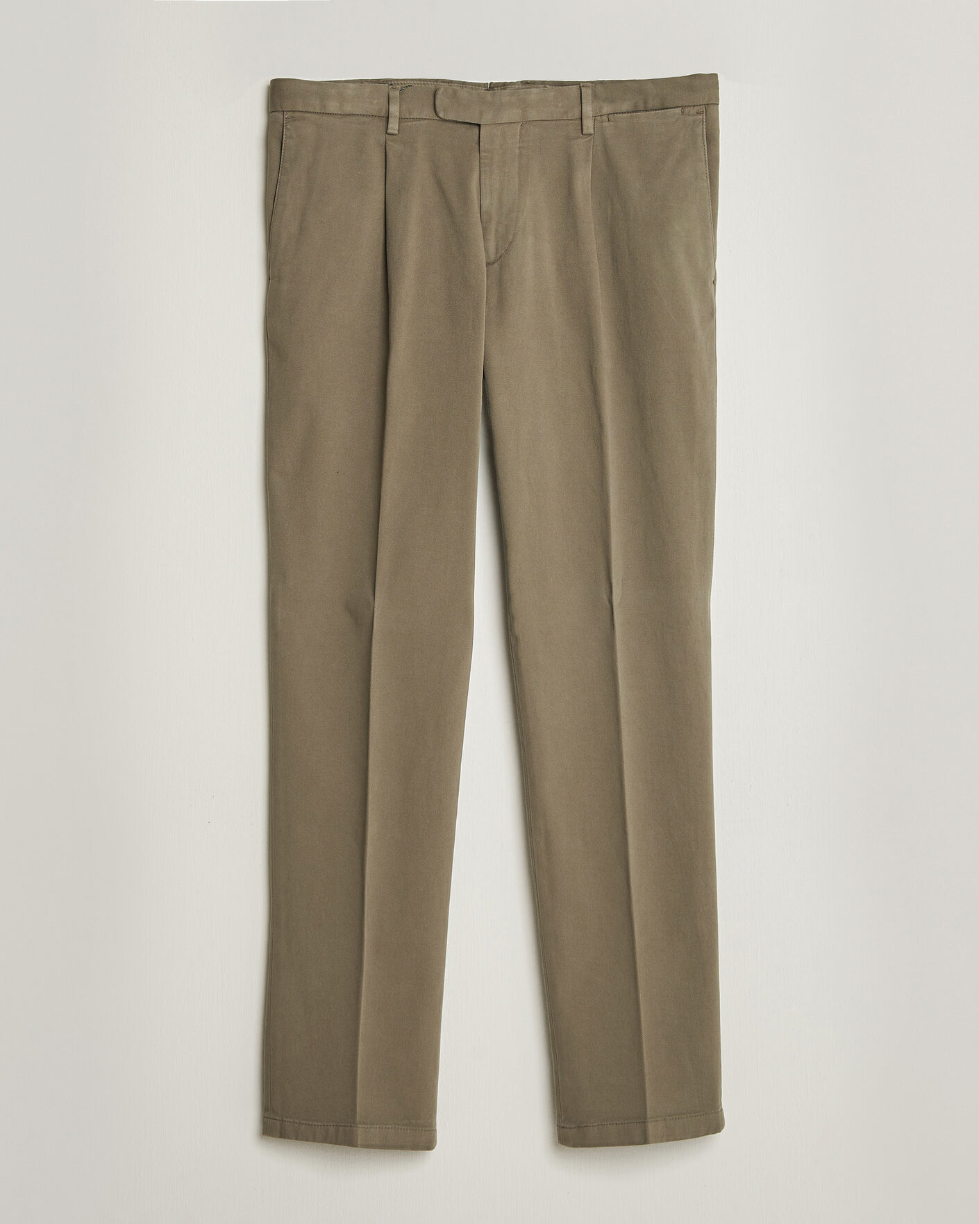 Homme | Pantalons | Boglioli | Pleated Cotton Twill Chinos Olive